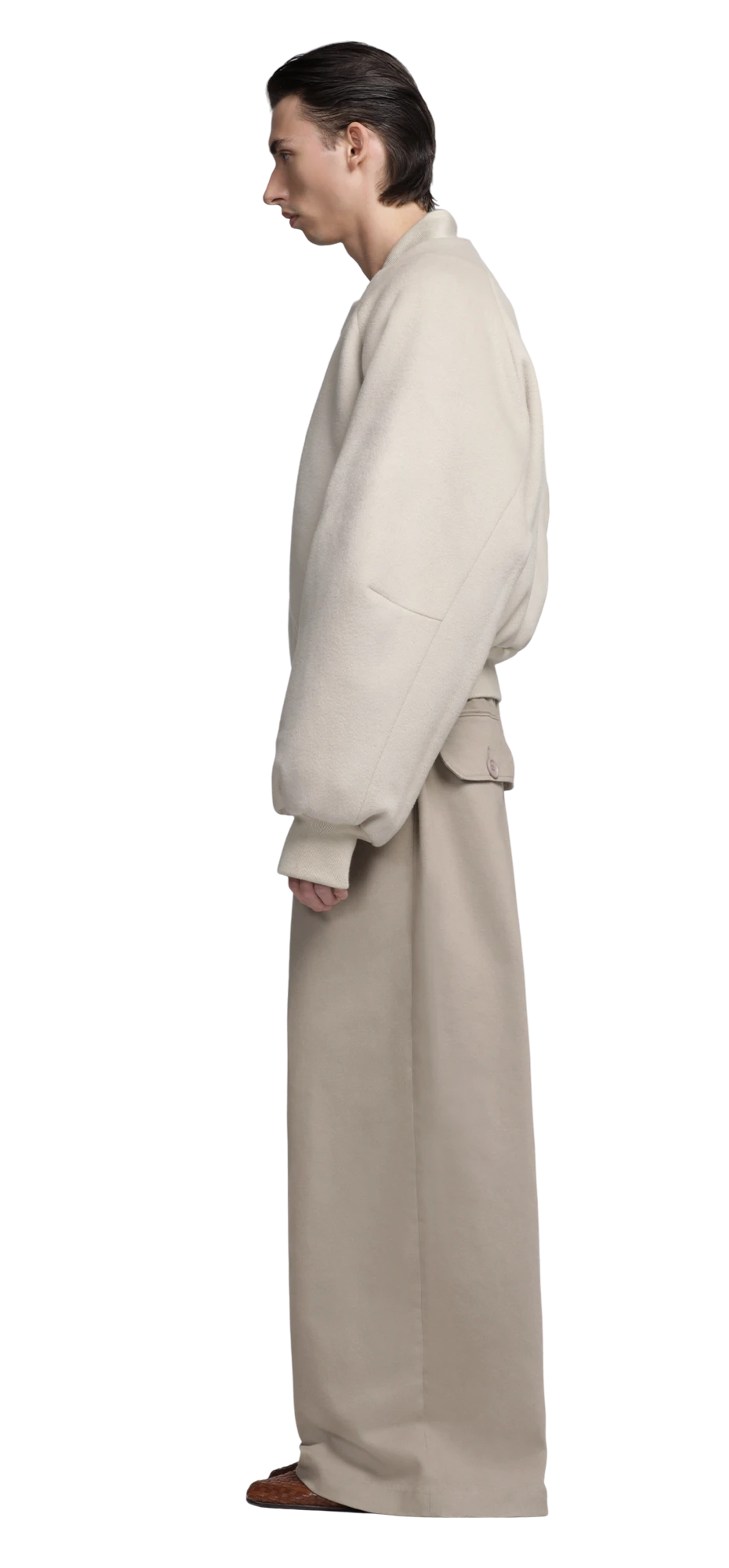 raglan-bomber-rutile character left view