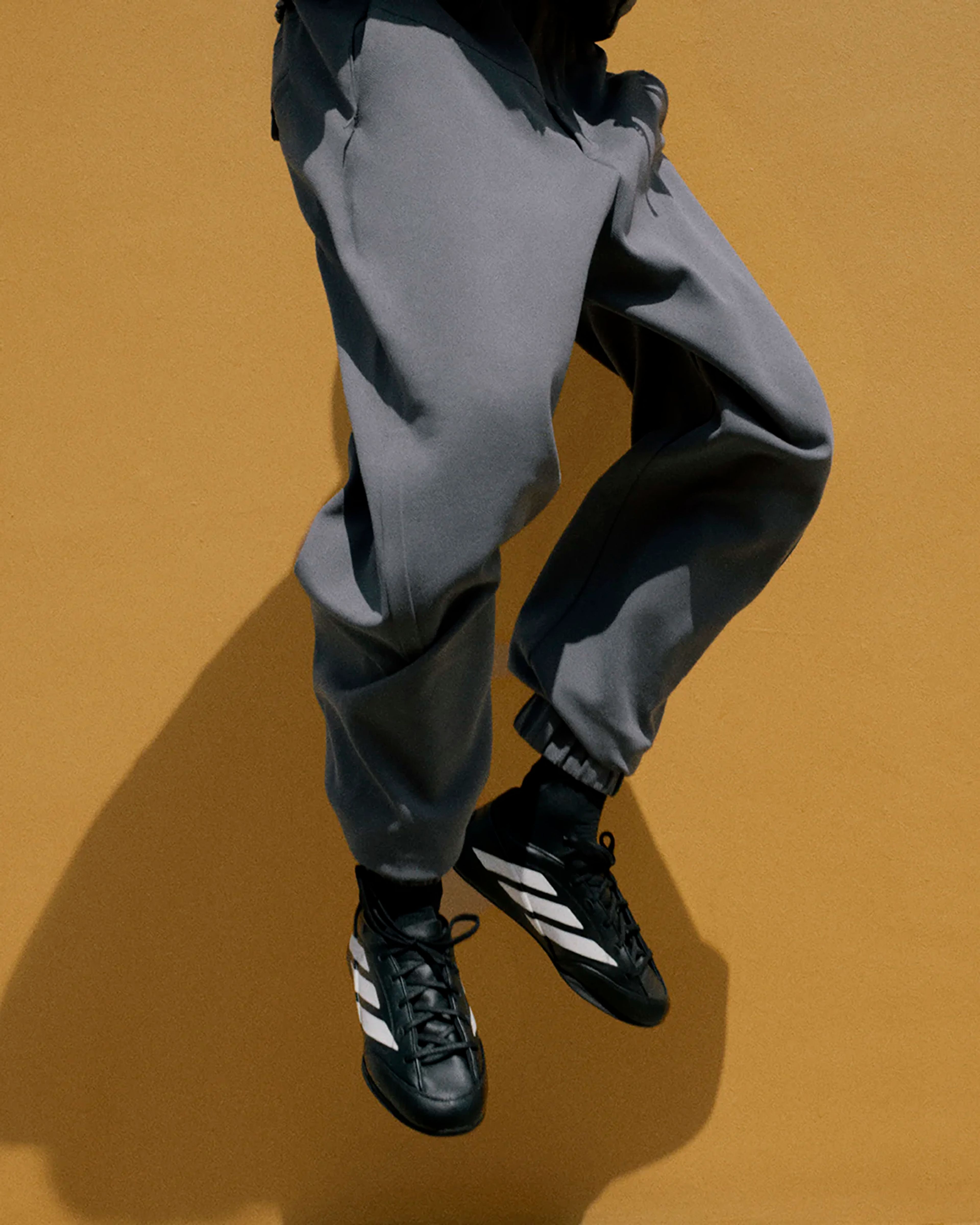 そ*う様  X ENTIRE STUDIOS Z.N.E. HALF adidas x entire studios - entire studios