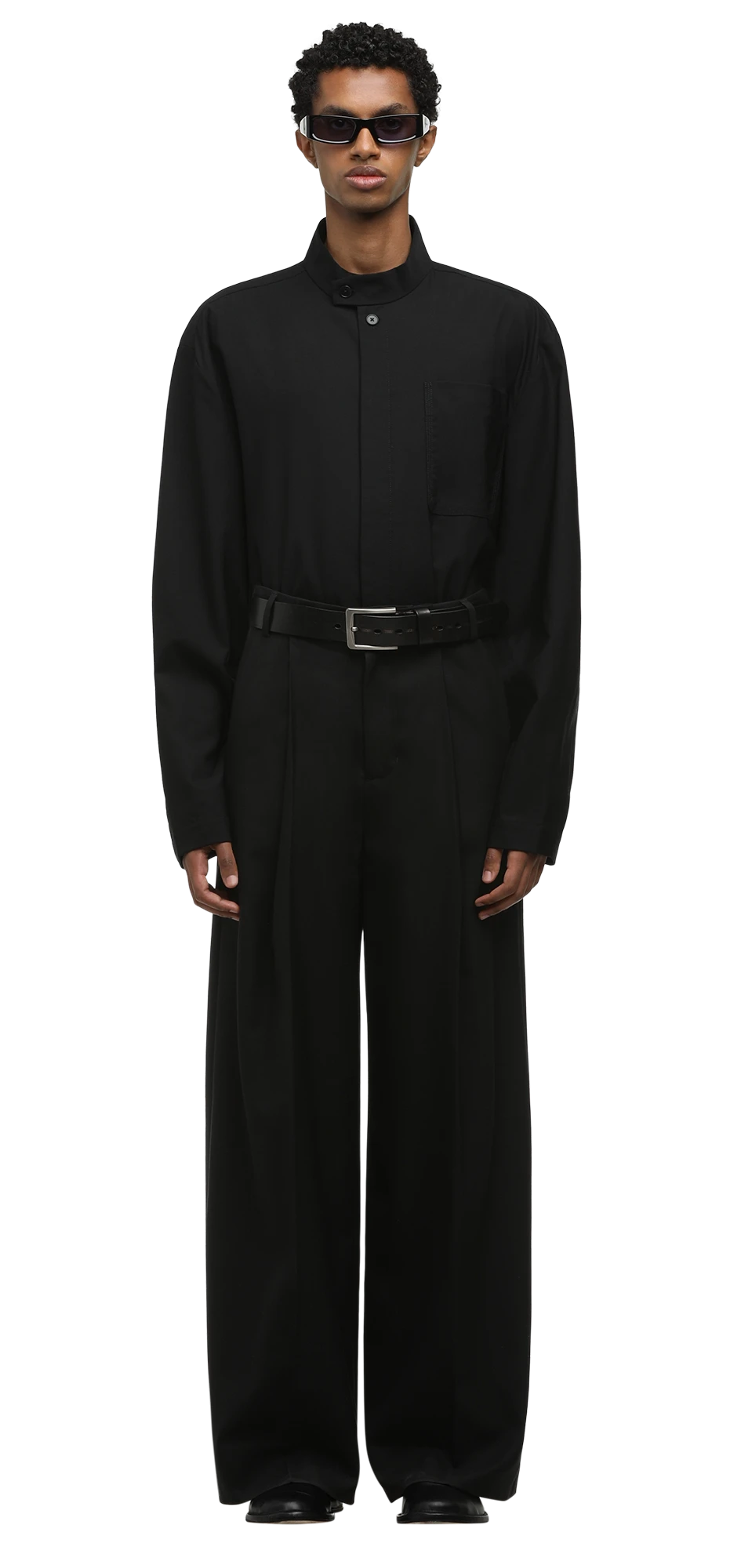 rosa-shirt-black character front view