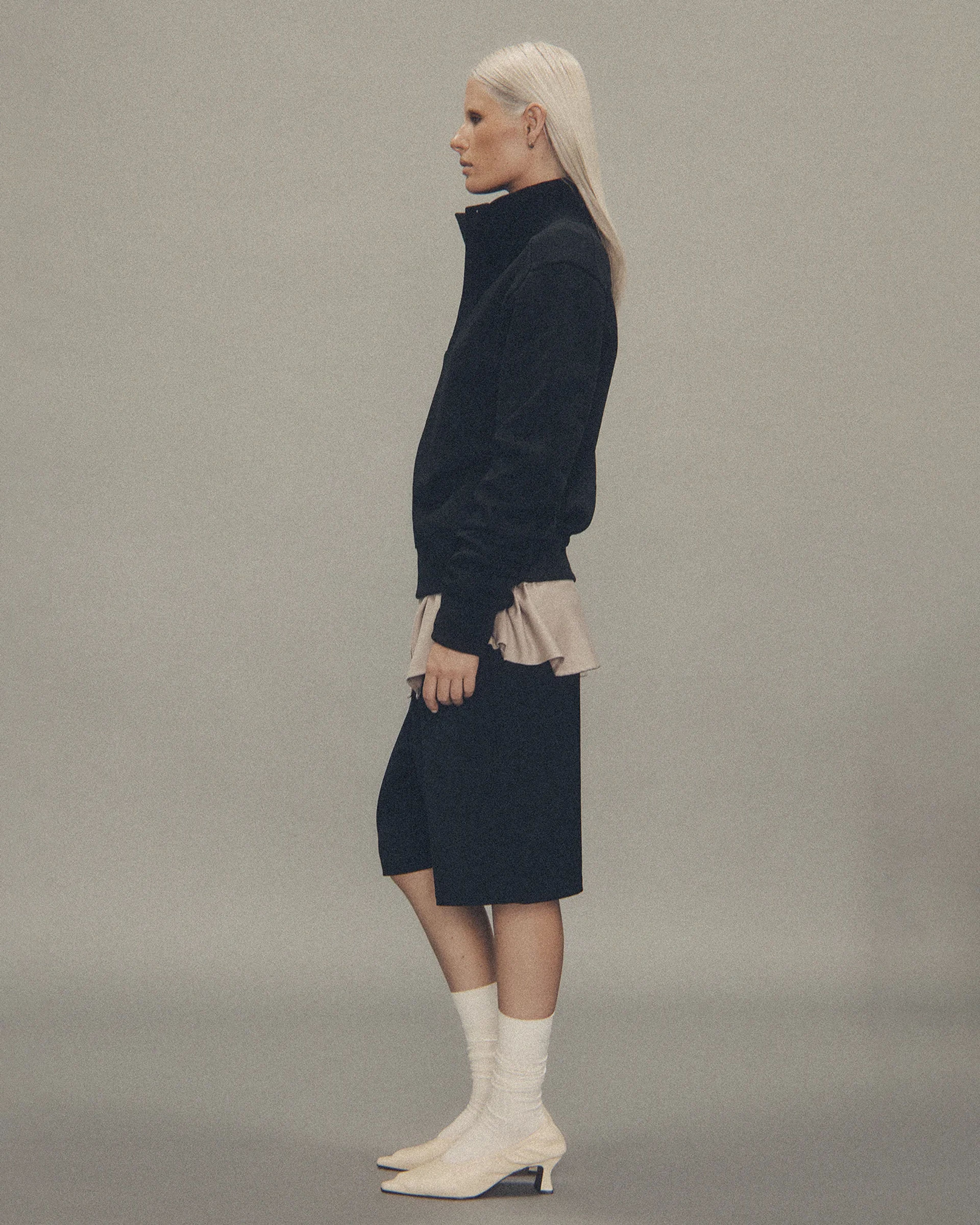 Port Pullover Black - Image 2