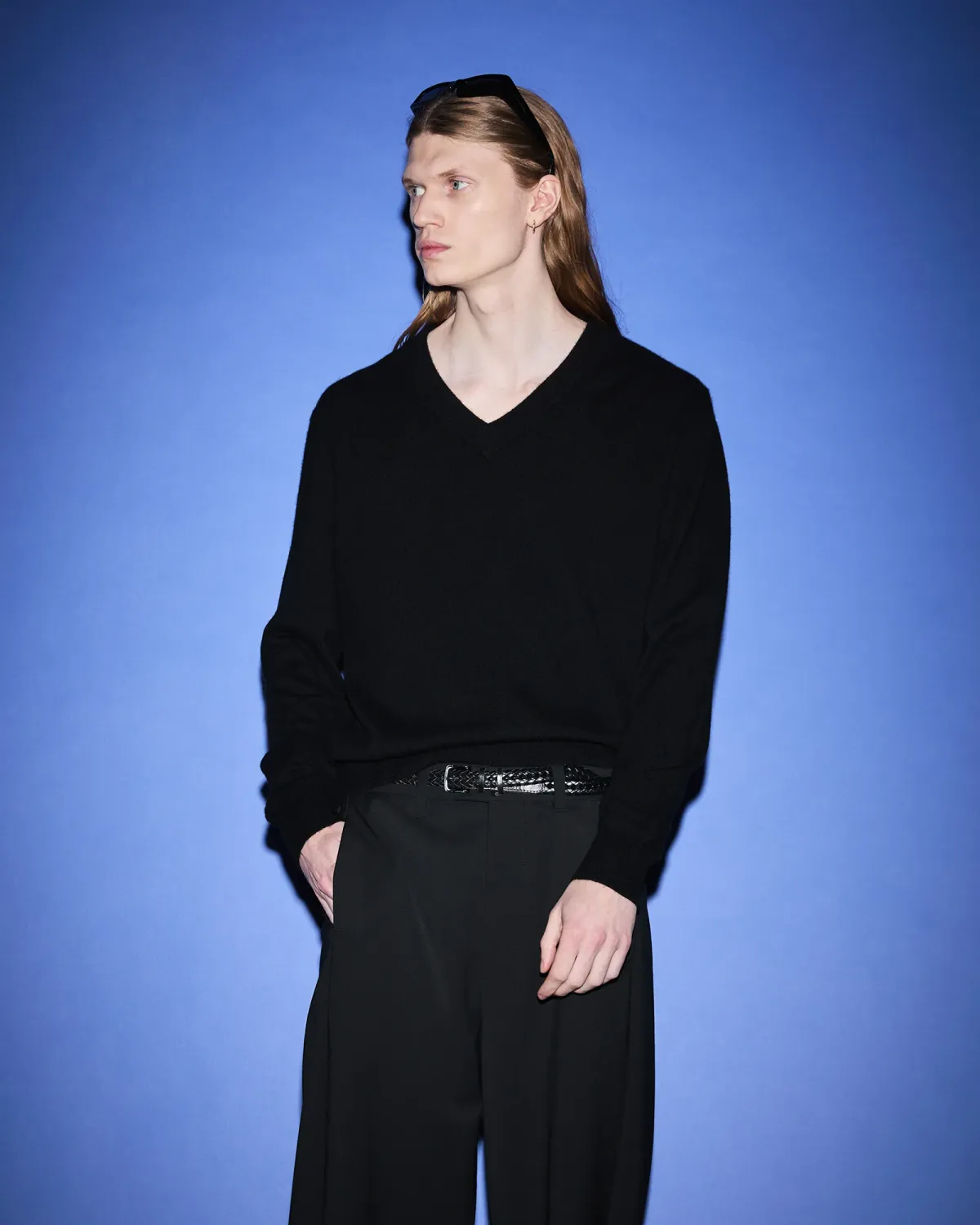 Knit Cashmere V Neck Black - Image 2