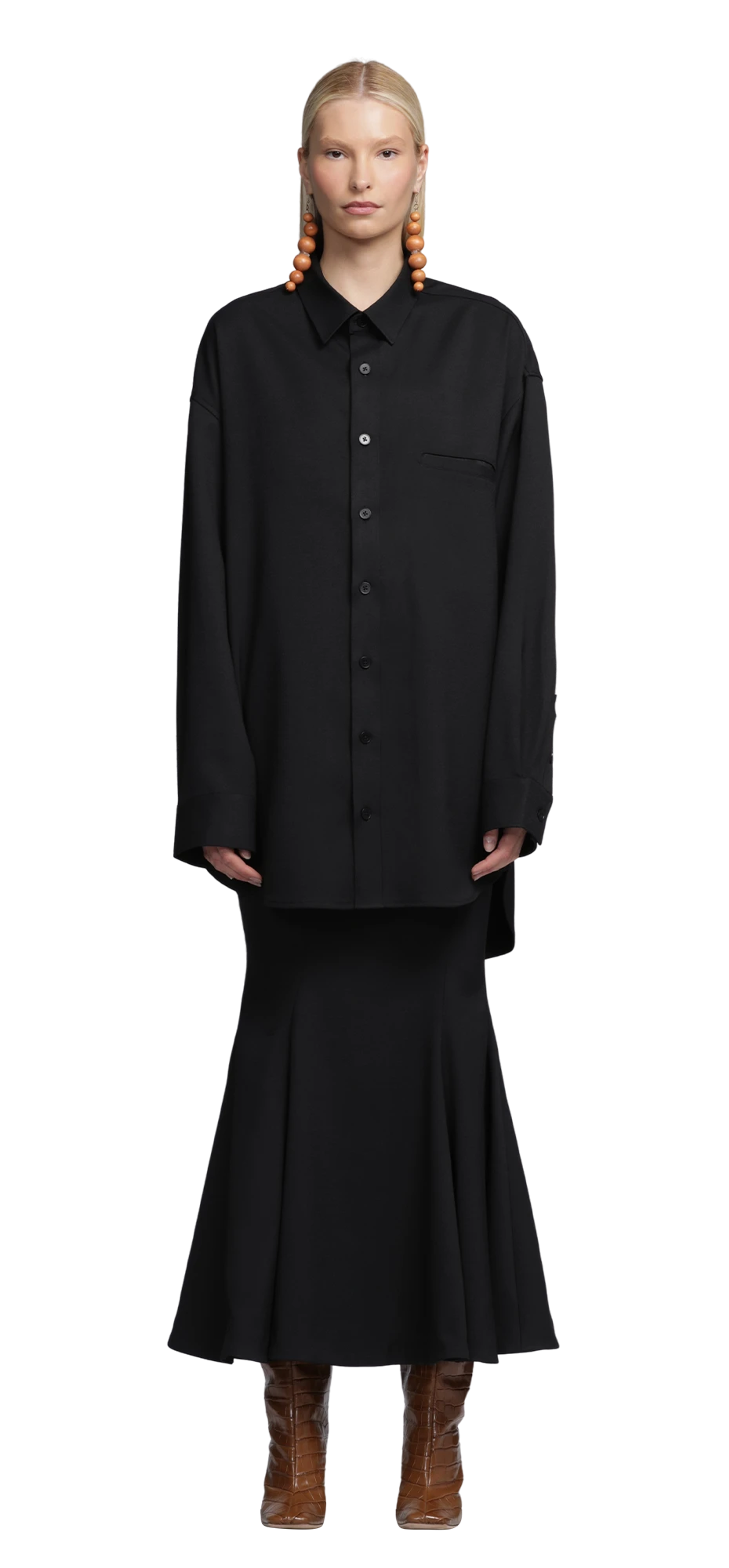 giant-wool-shirt-black character front view