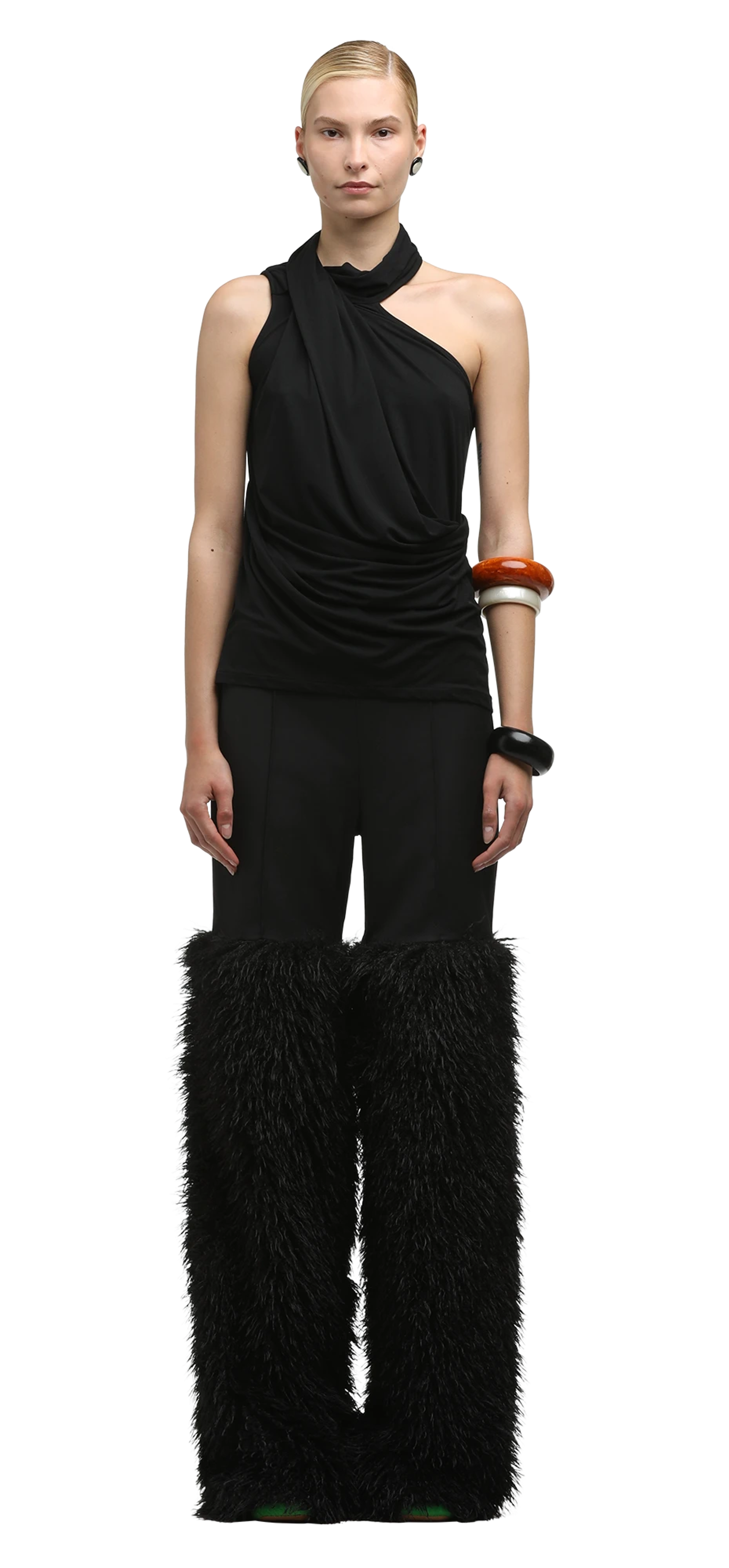 pelage-pant-widow character front view