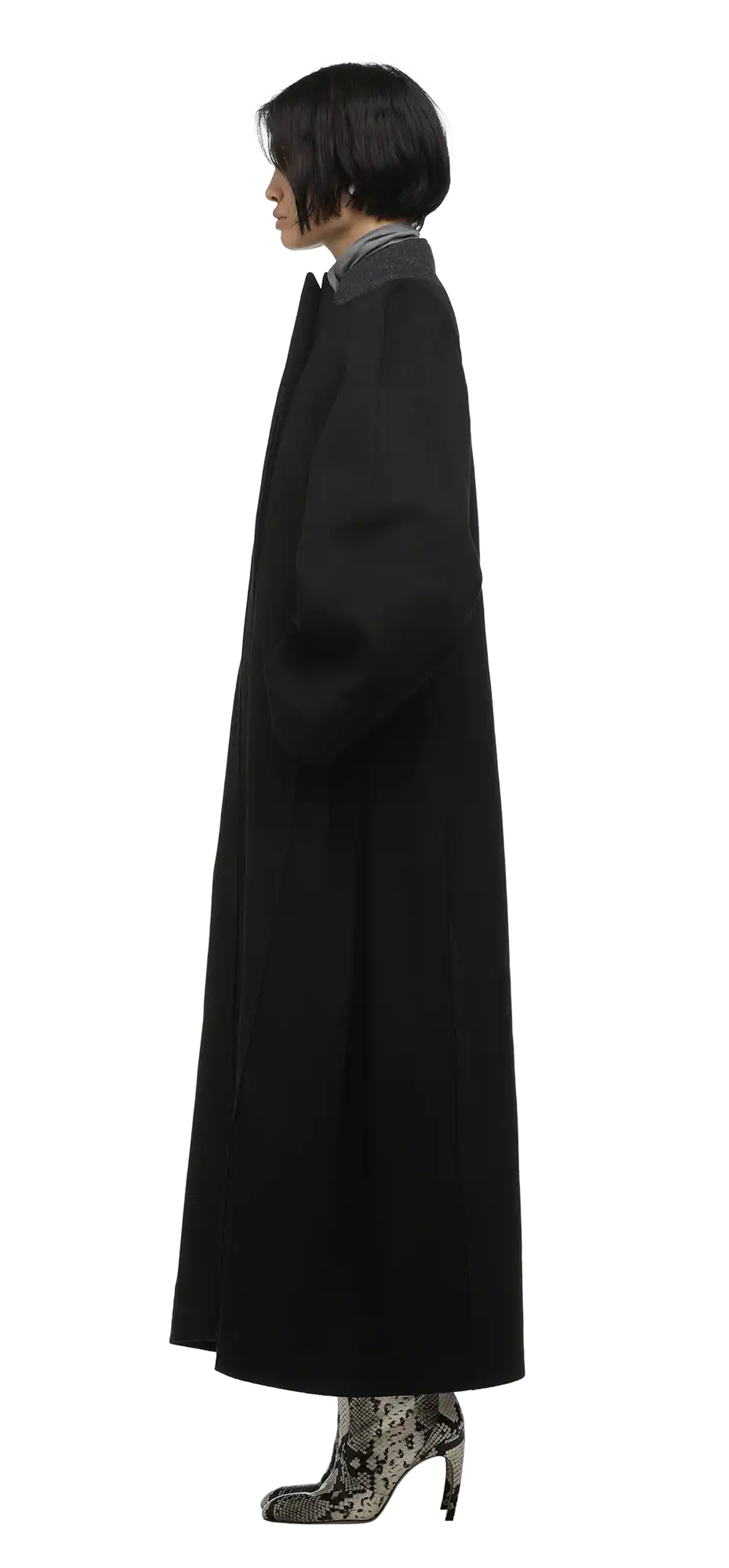 vantage-coat-black character left view