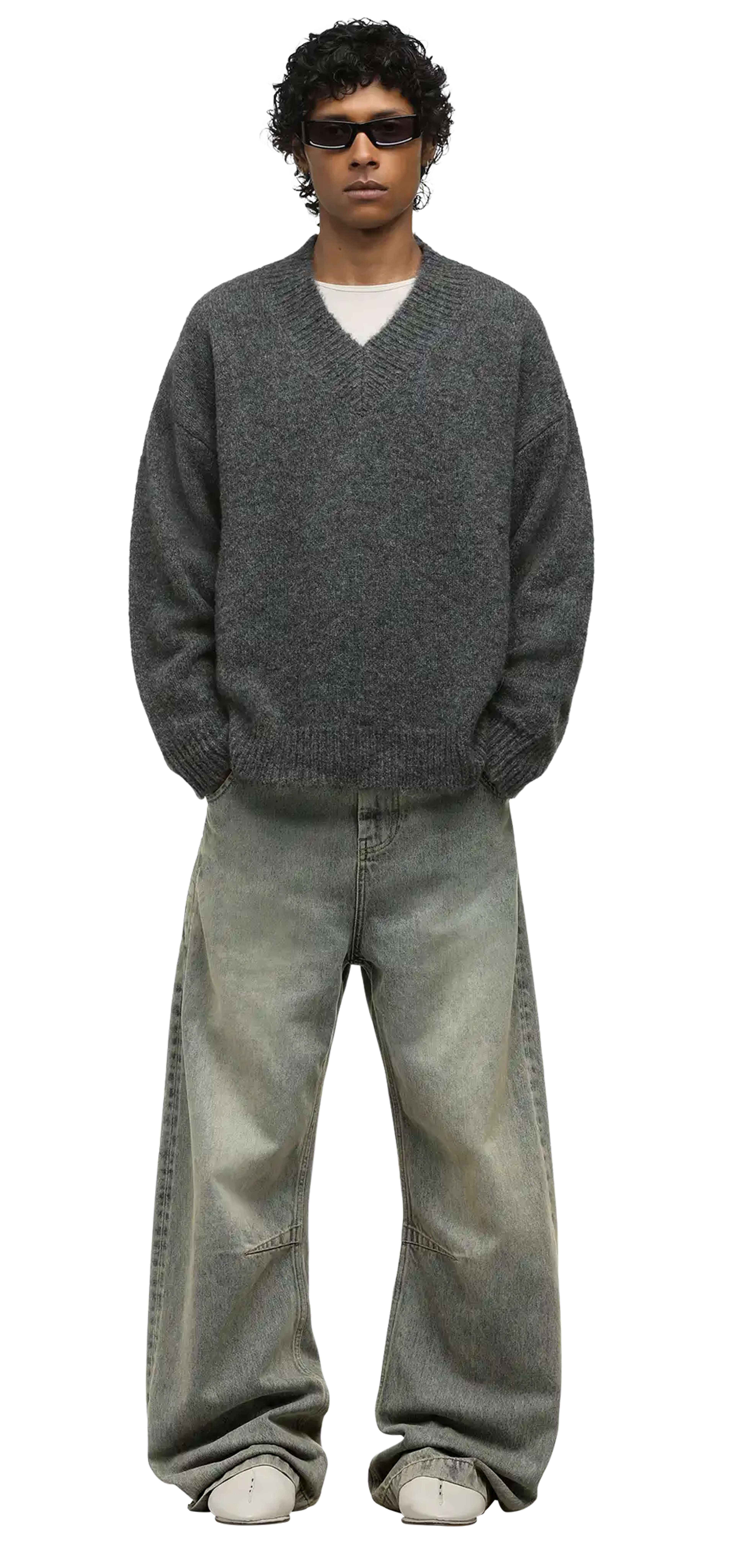 deco-sweater-smoke character front view