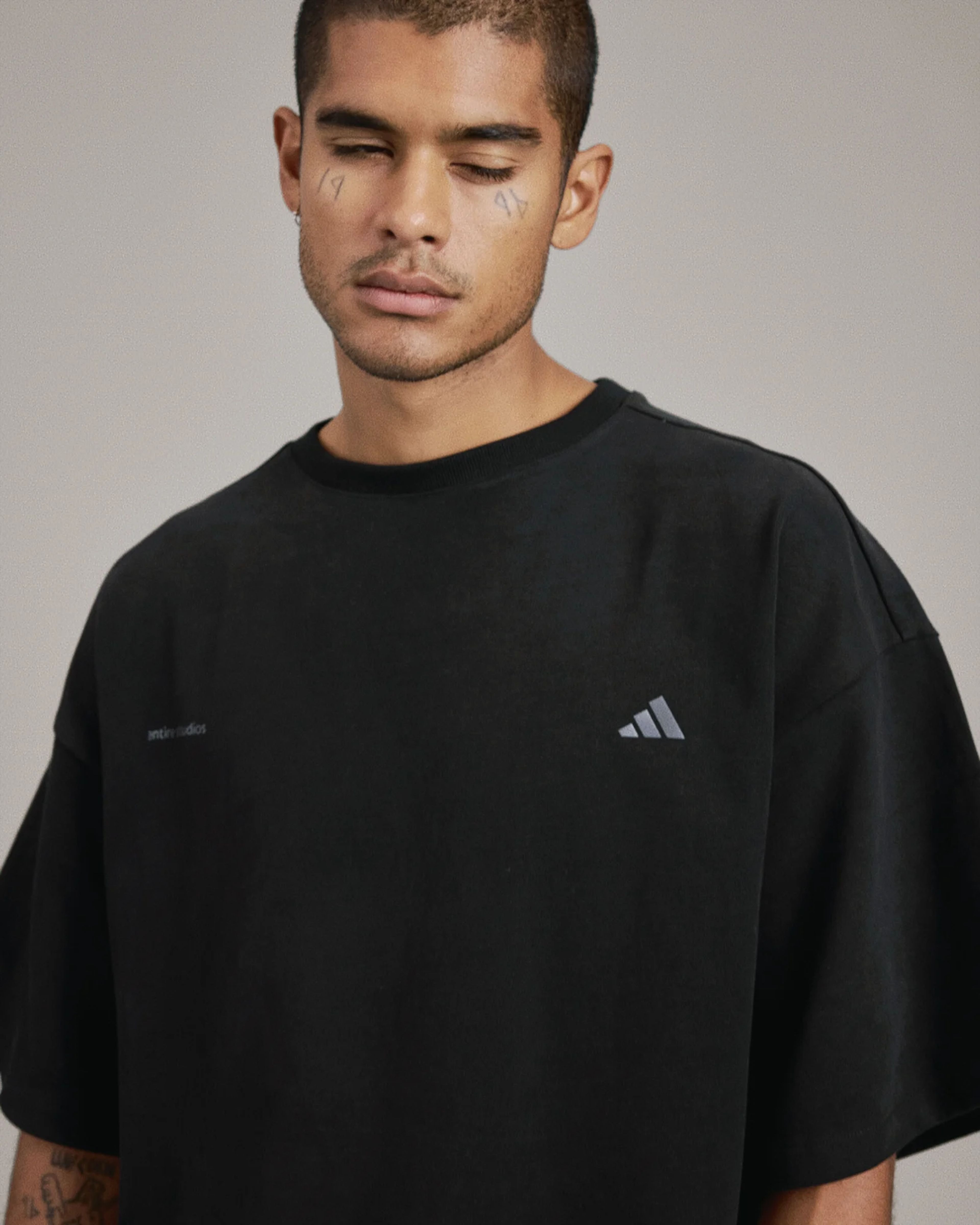 Uniform Oversized T-Shirt Black - Image 3