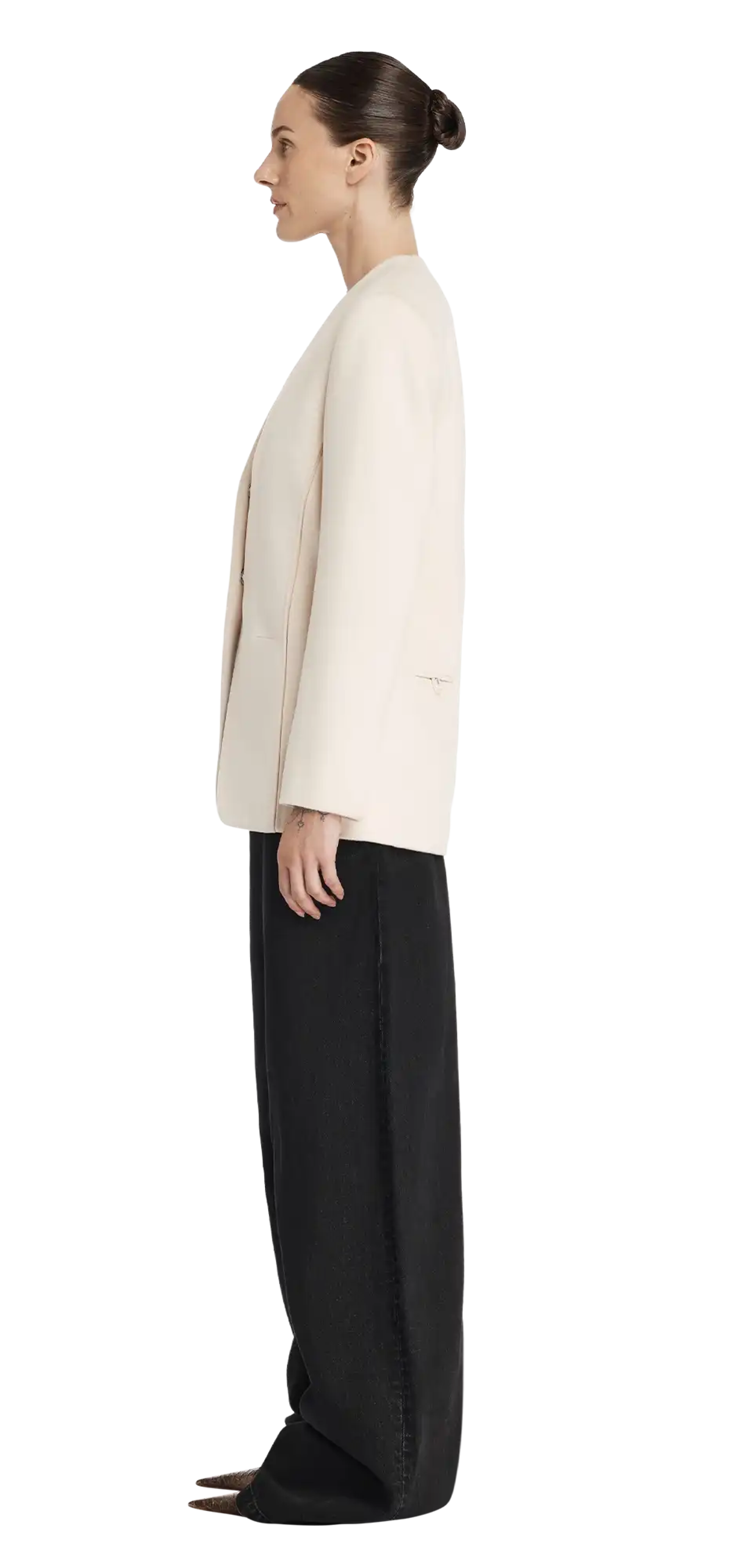 dem-jeans-magnetite character left view