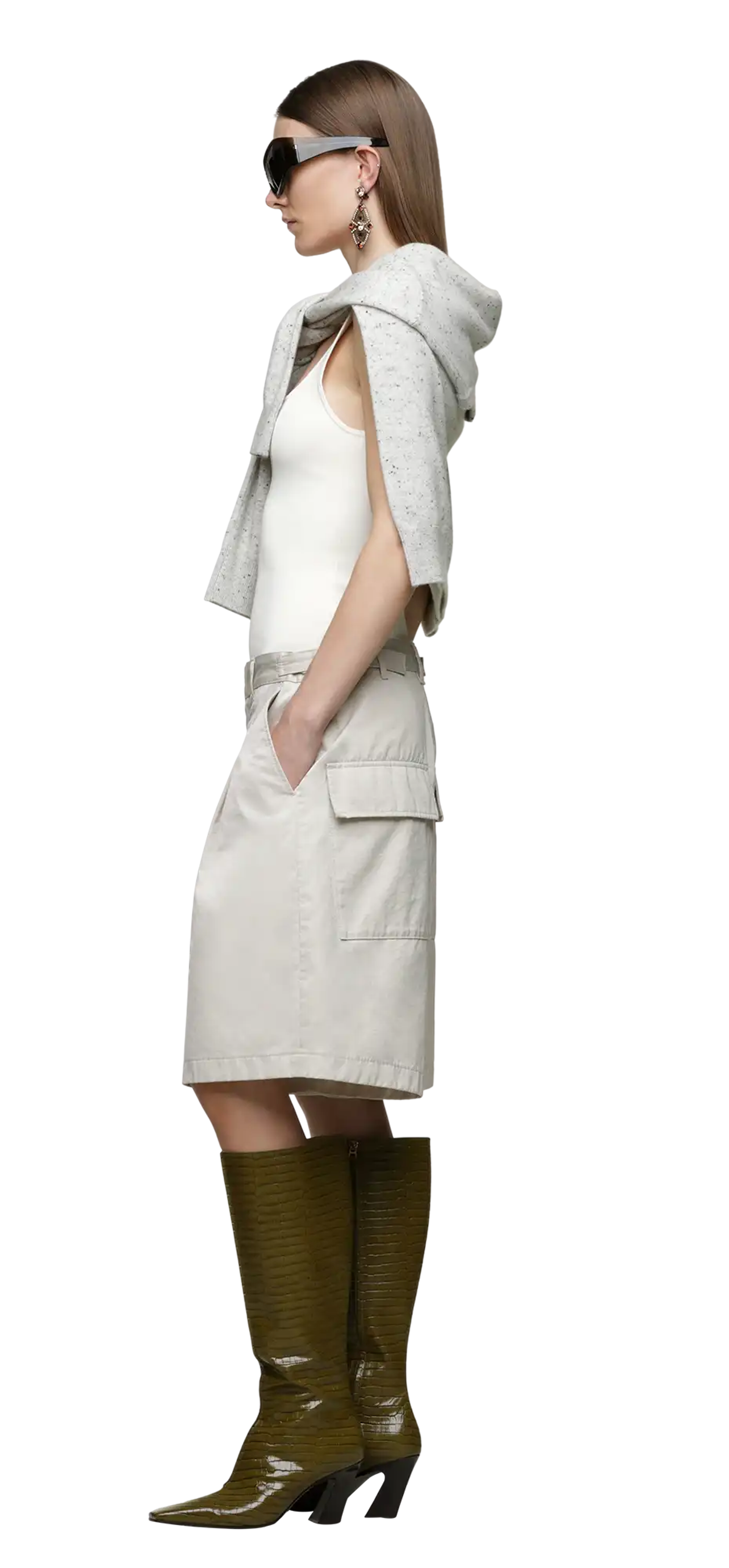 aoshi-short-white-clay character left view