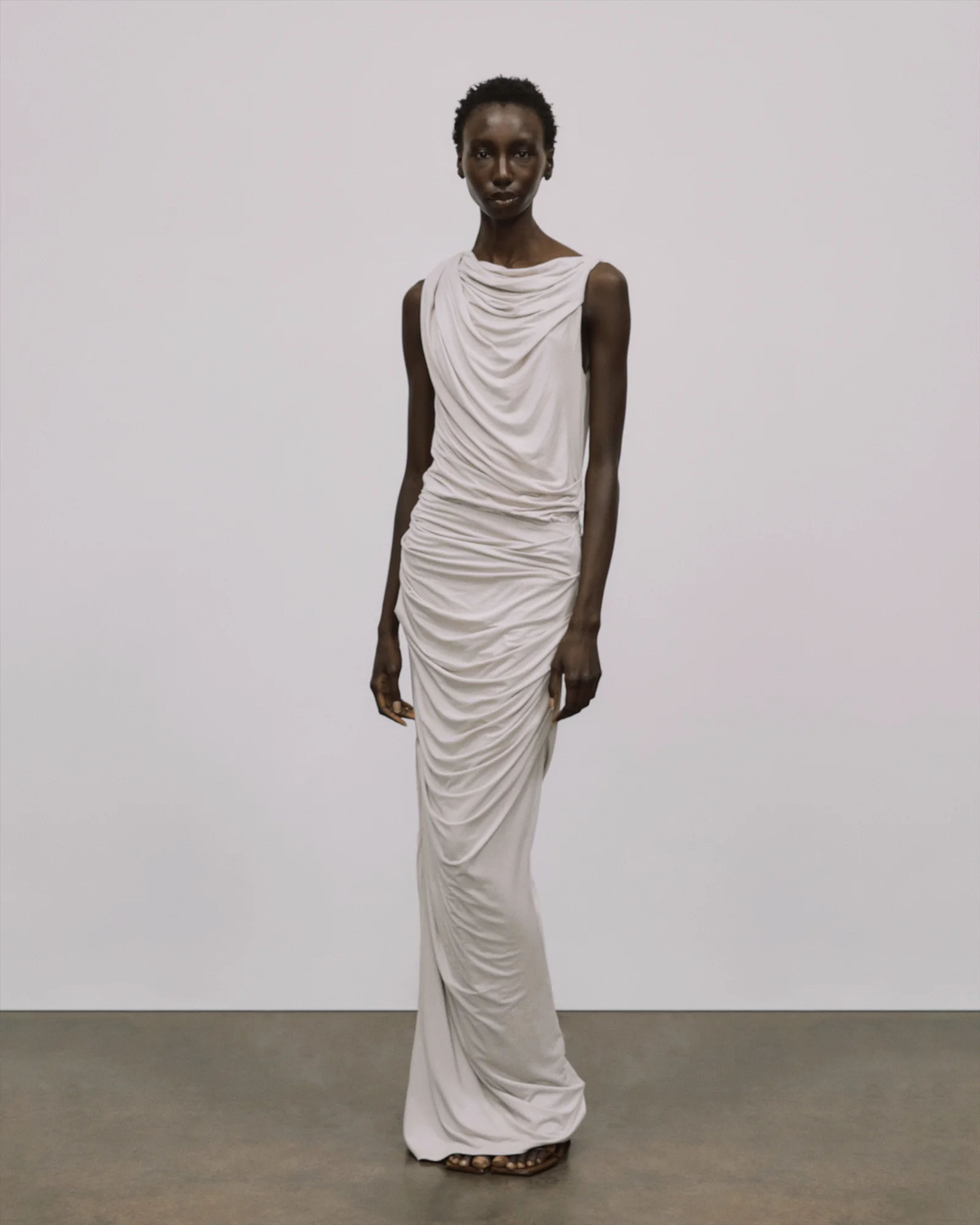 drape-tank-stone photo model