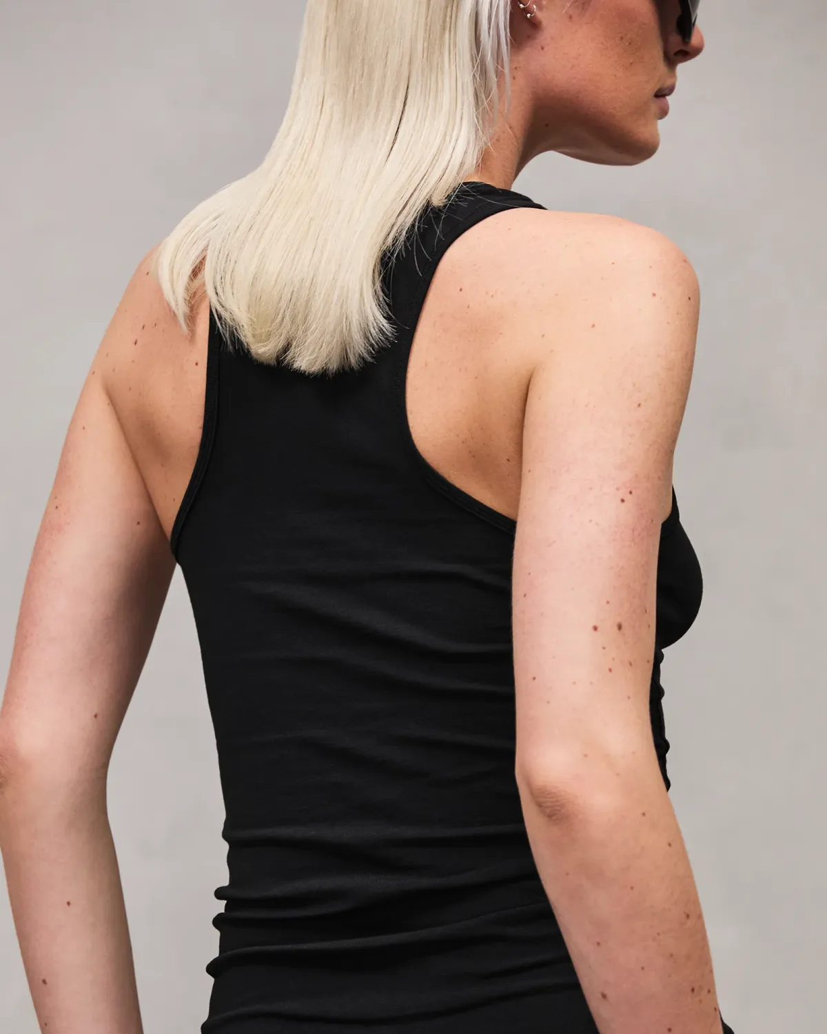 Muscle Tank Top Black - Image 3