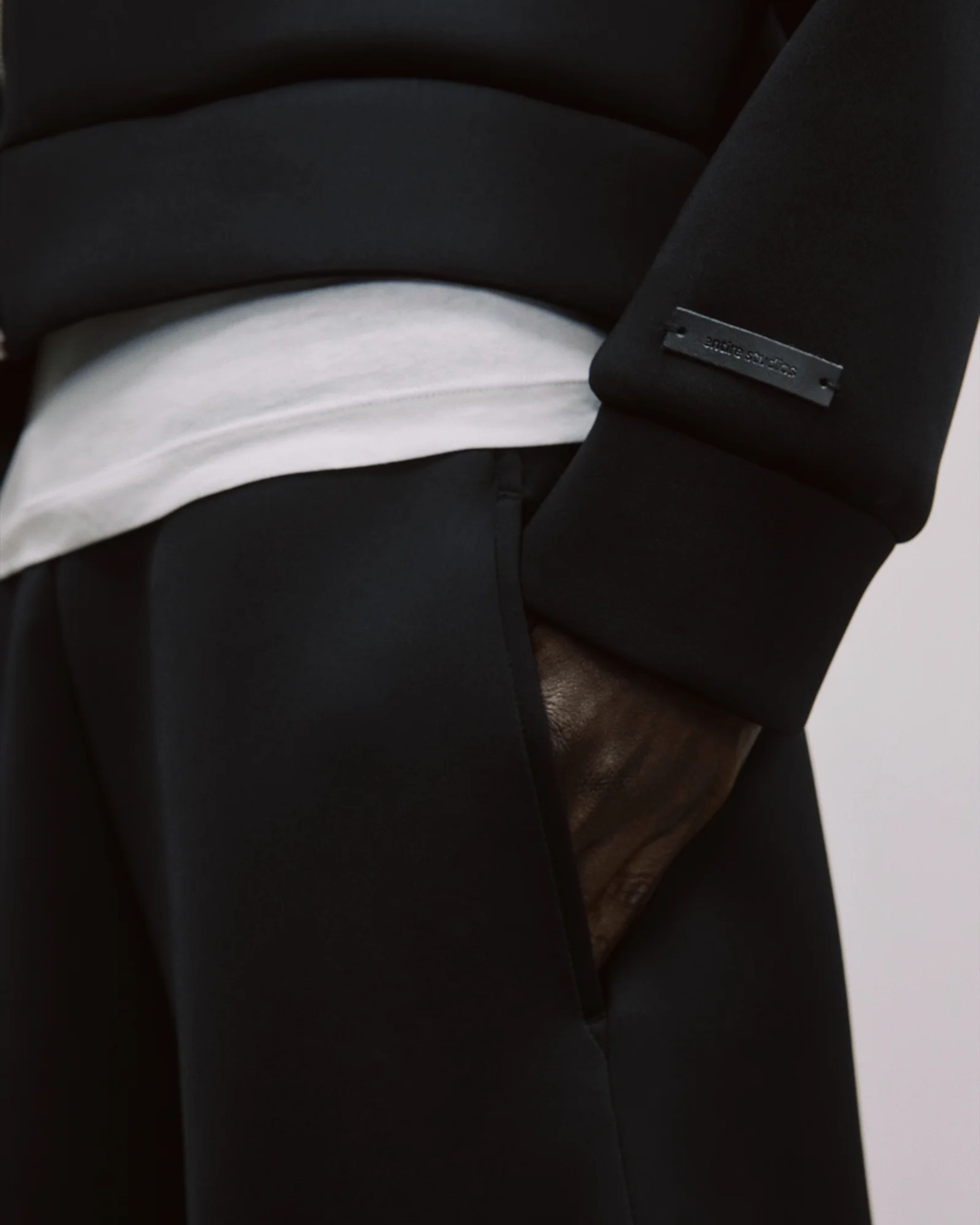 Scuba Zip Hood Black - Image 5