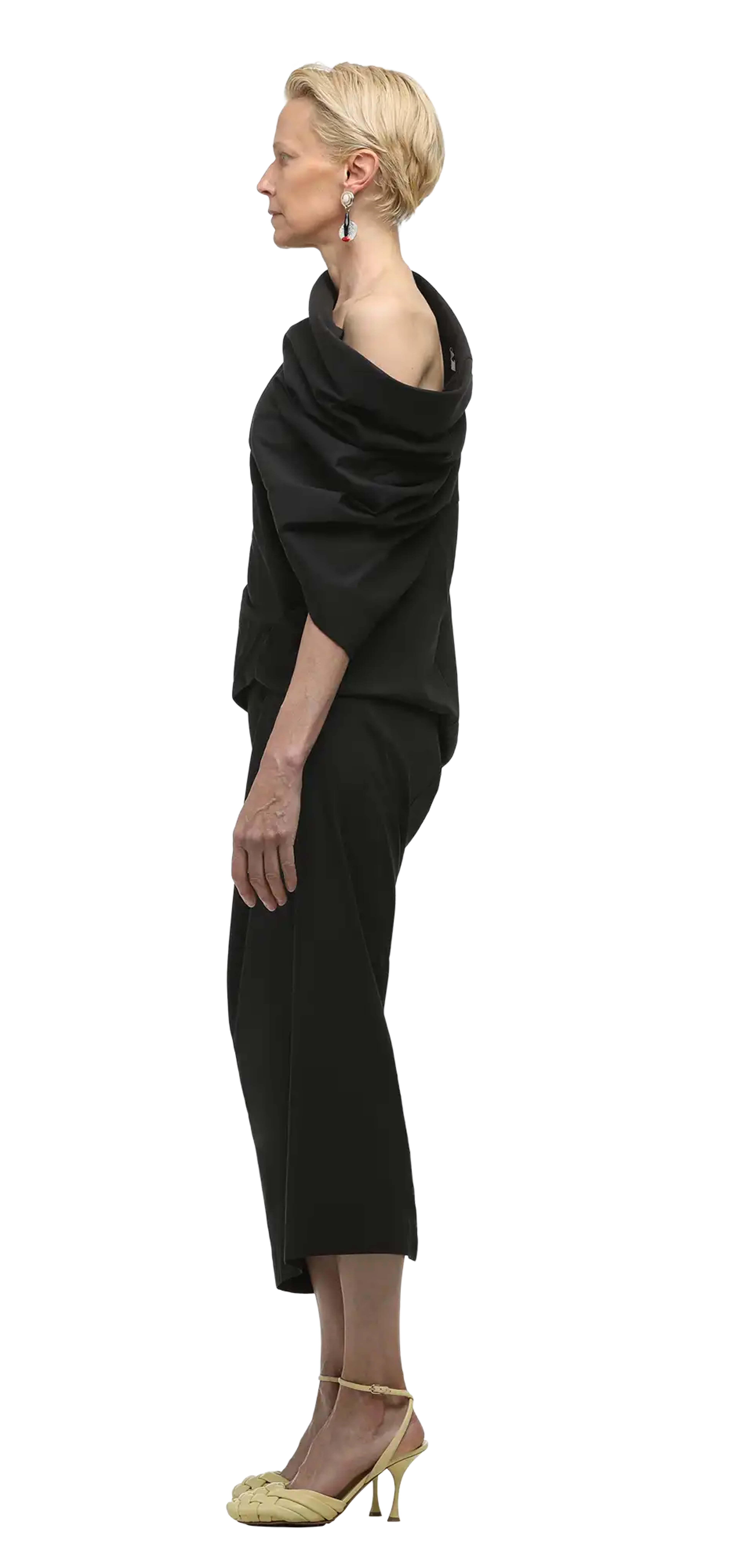 moulded-midi-black character left view