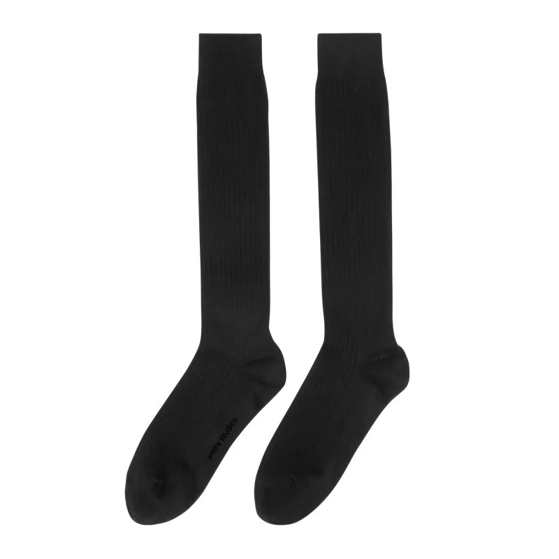 form-sock-black garment view