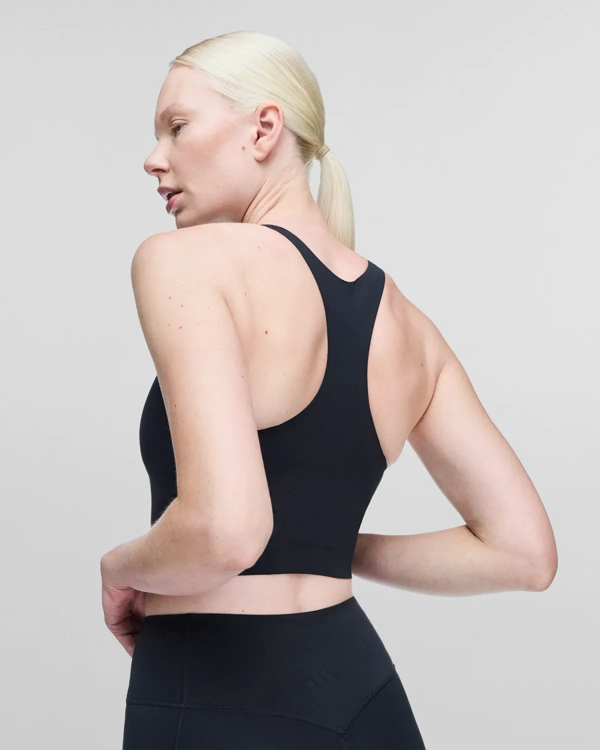 Optime Training Medium Support Bra Tank Black - Image 2