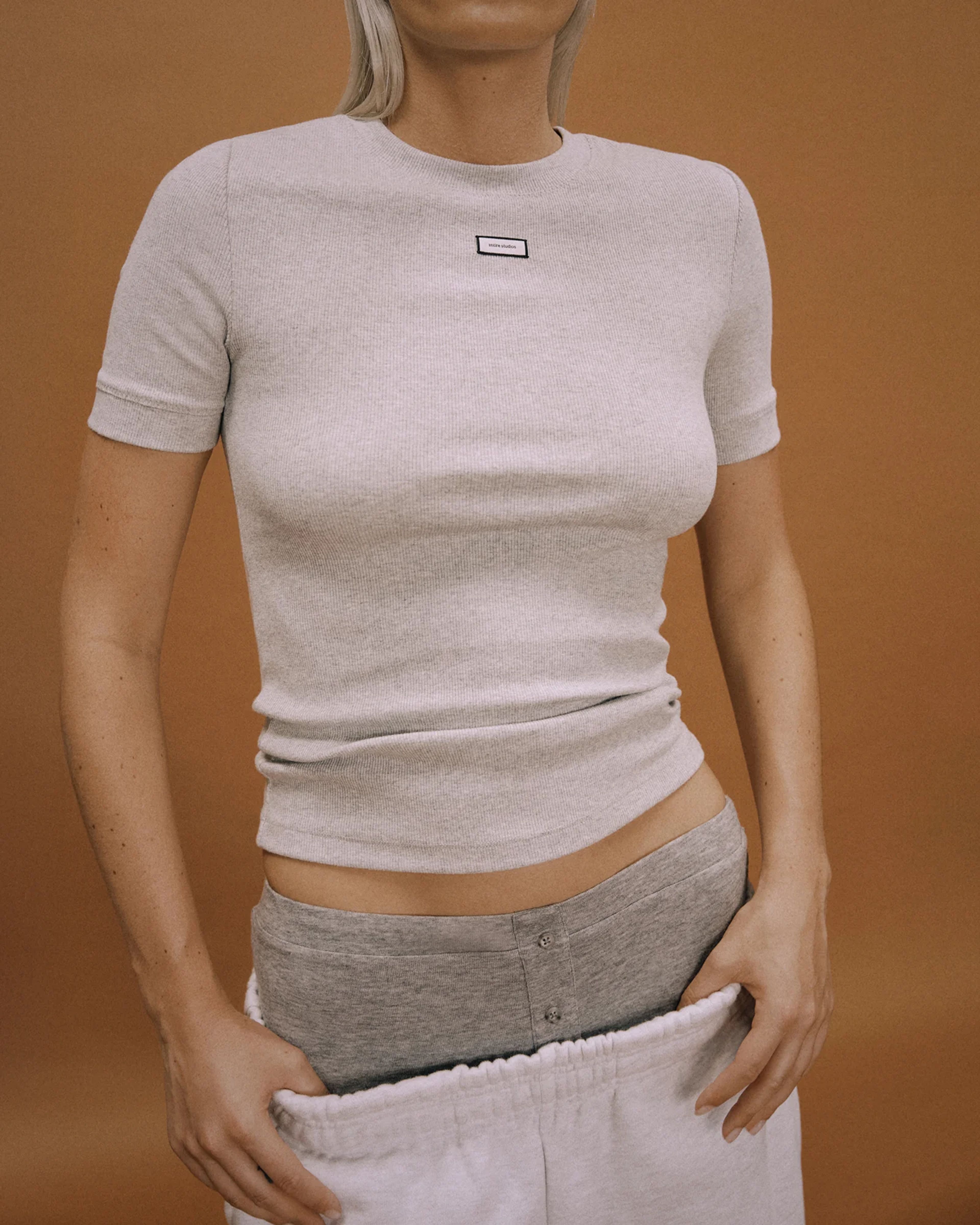 Lounge Tee Pebble - Image 3