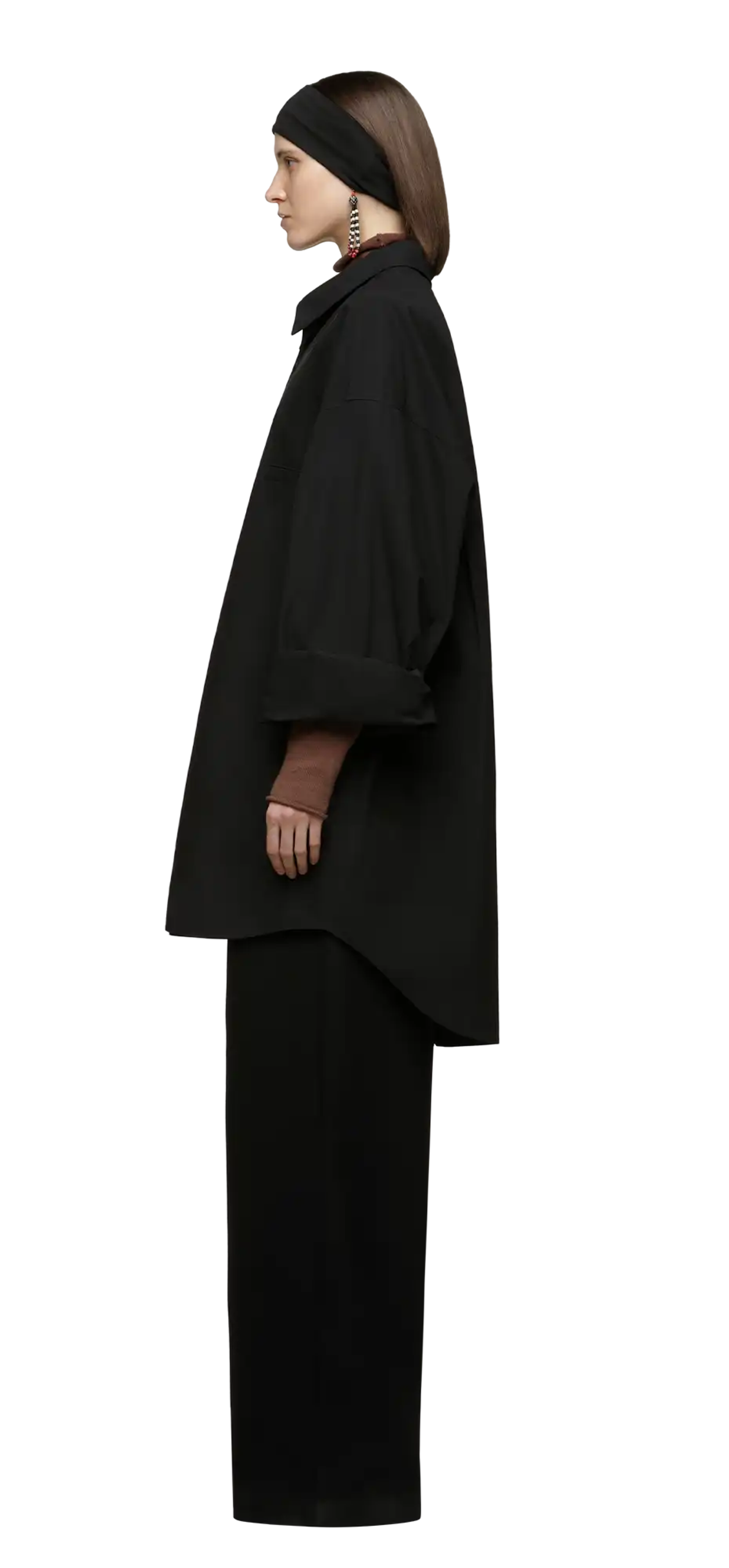 giant-shirt-black-ss25 character left view