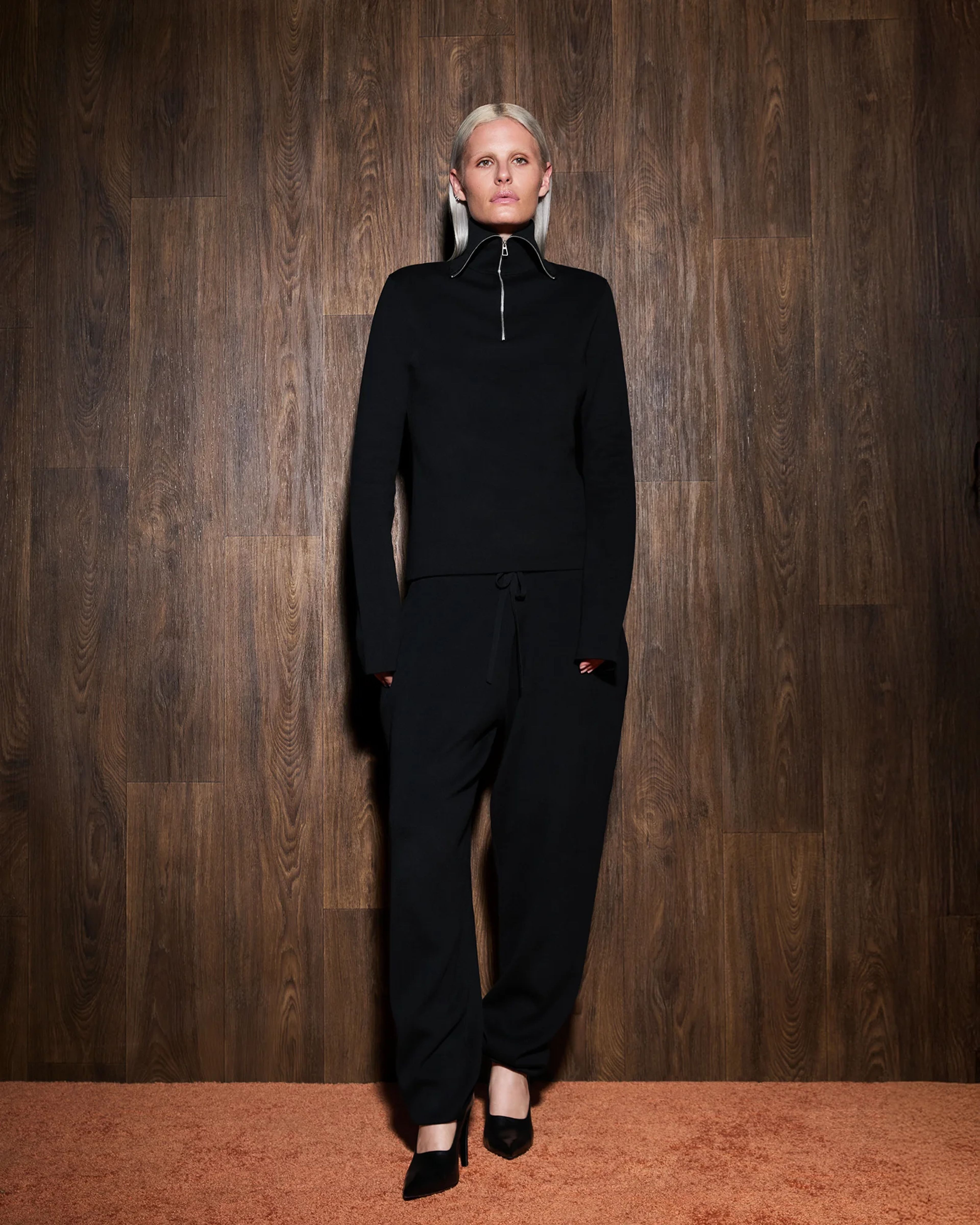 lounge-pant-black photo model