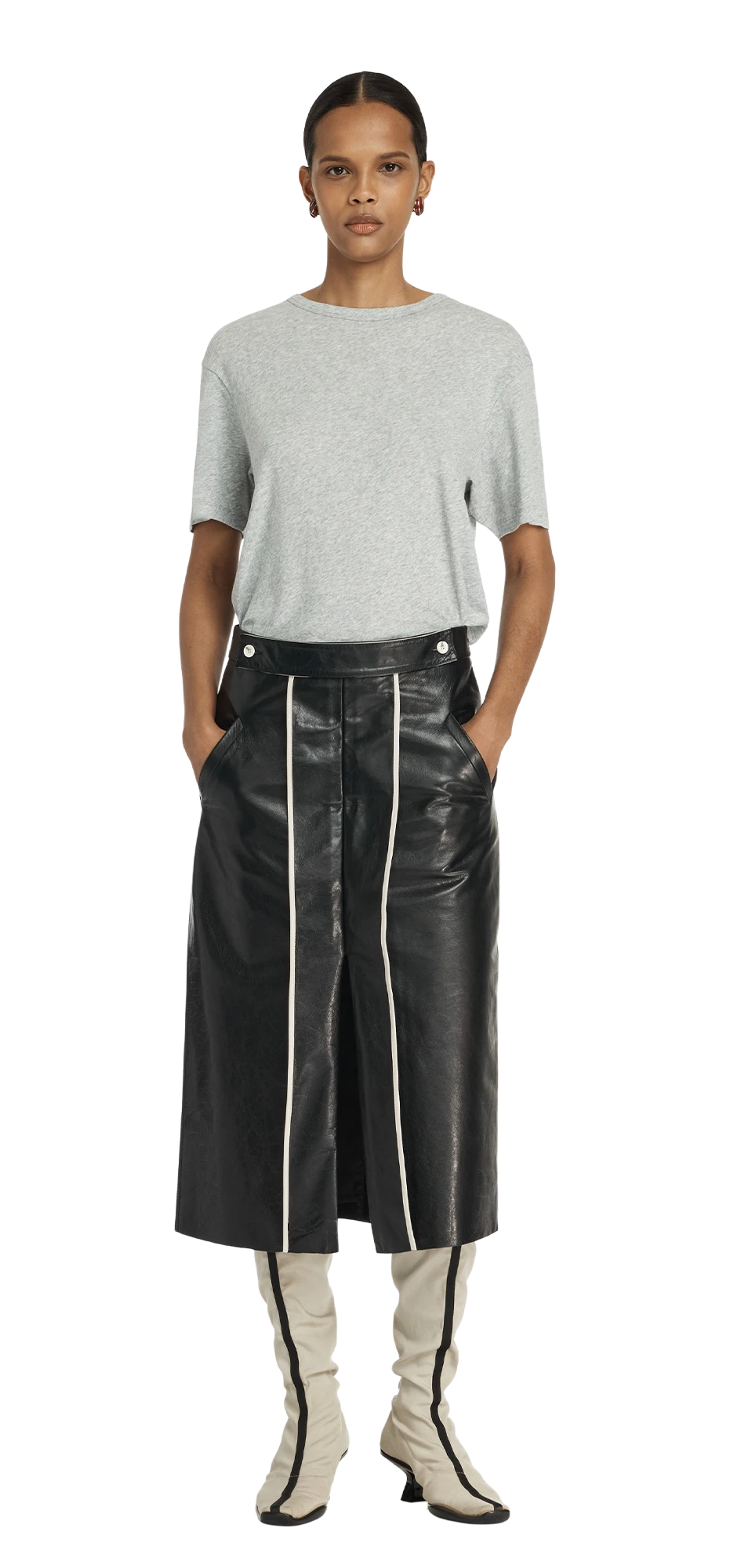 parafold-leather-skirt-black-leather character front view