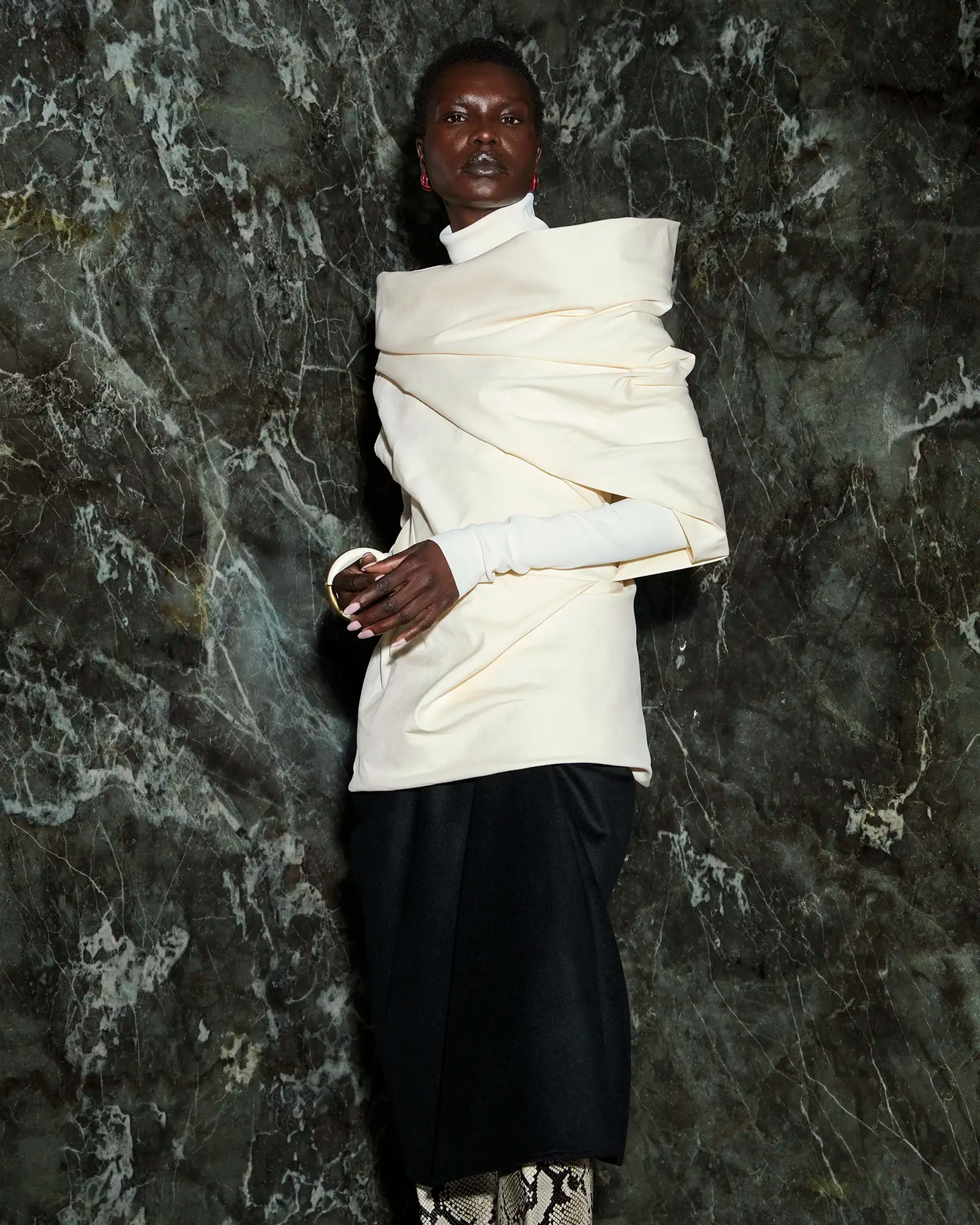 Moulded Top Mid White - Image 1