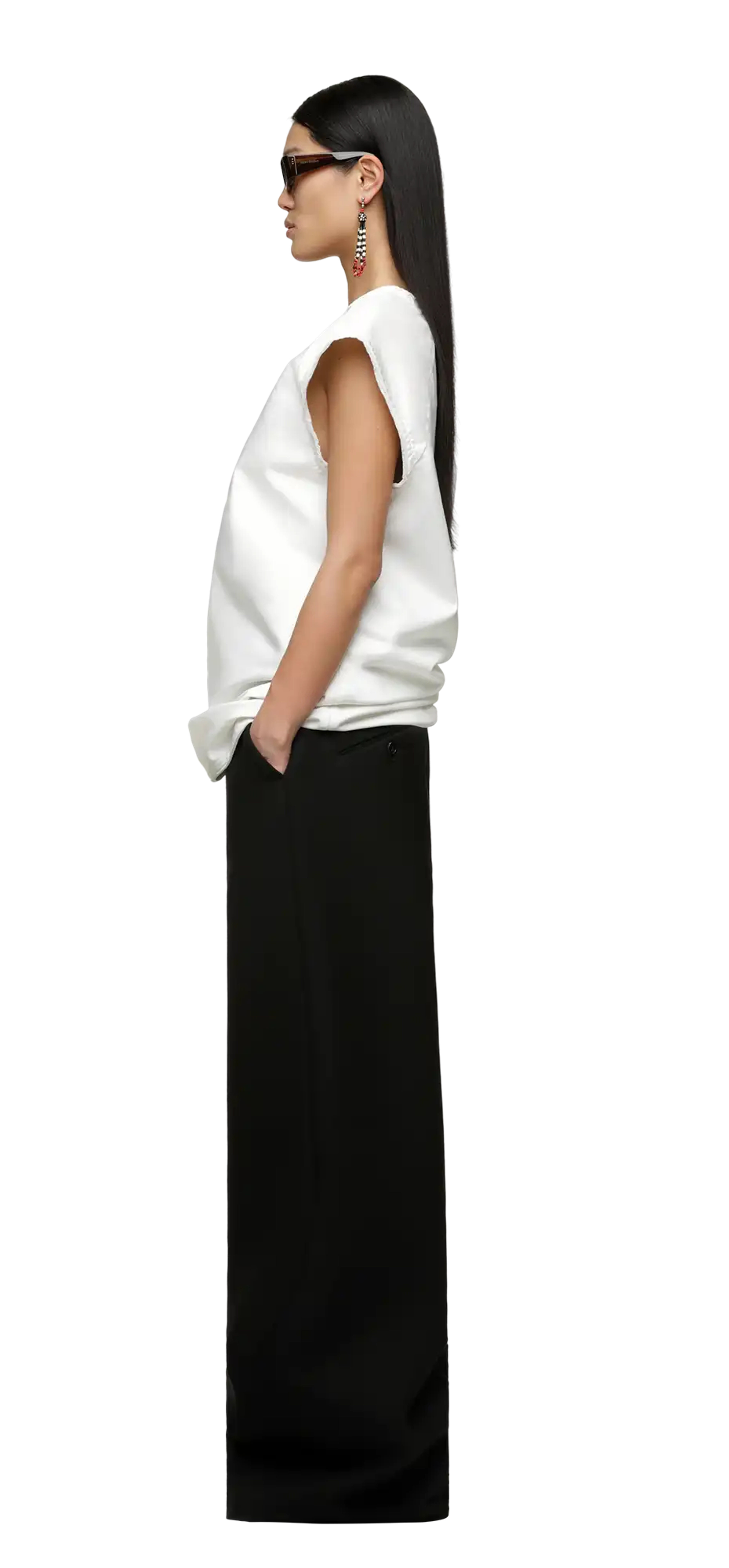 long-tank-gull character left view