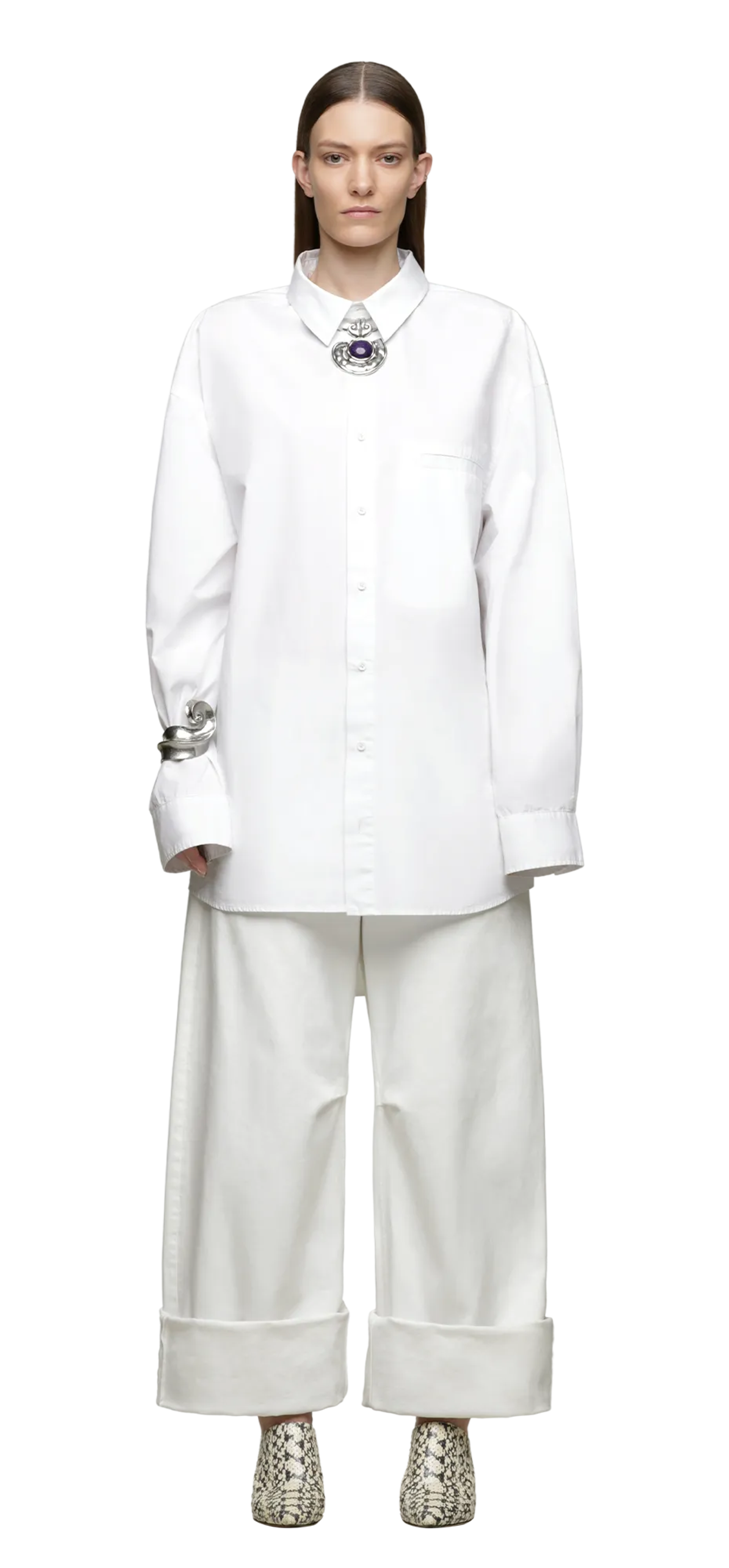 giant-shirt-white character front view