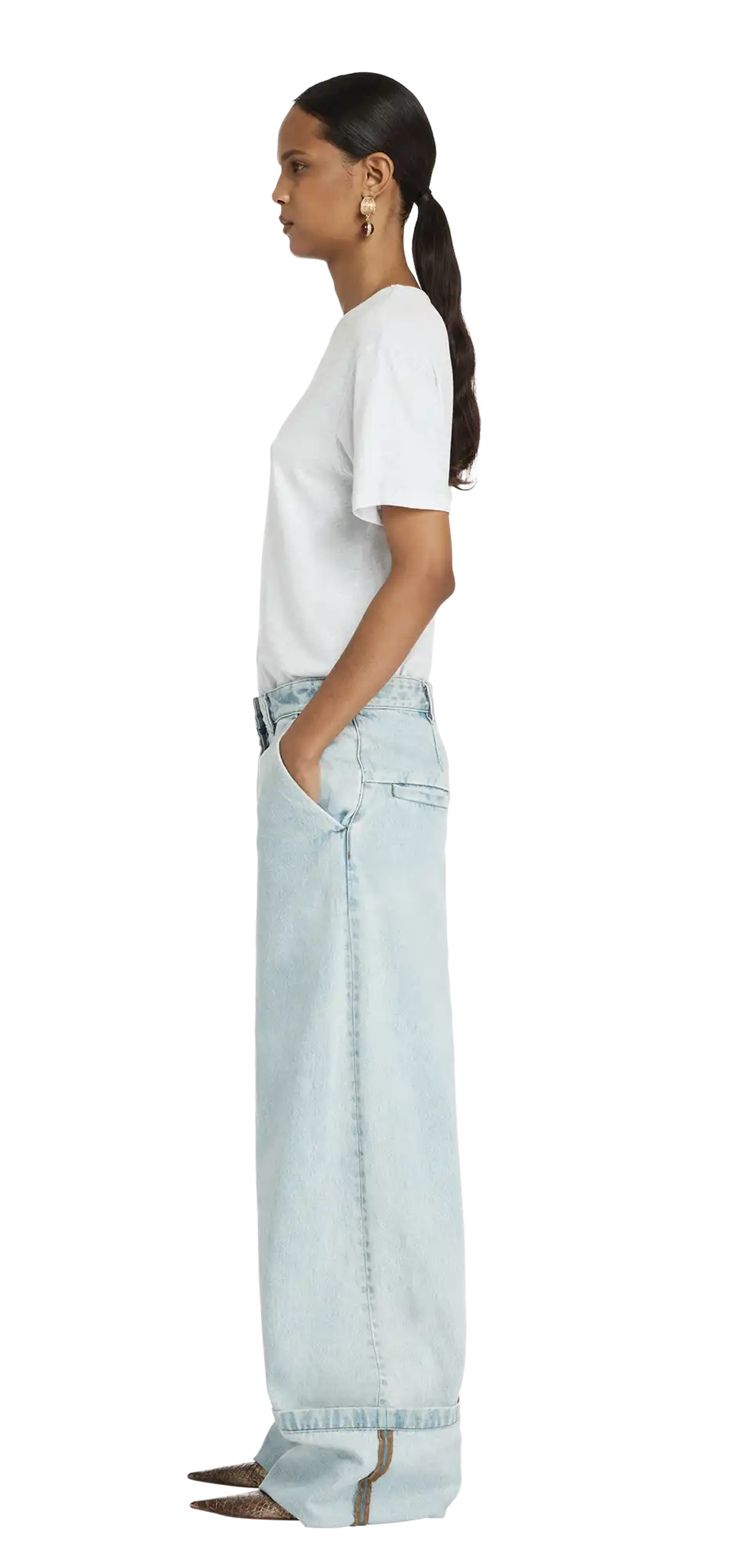 dem-jeans-old-blue character left view