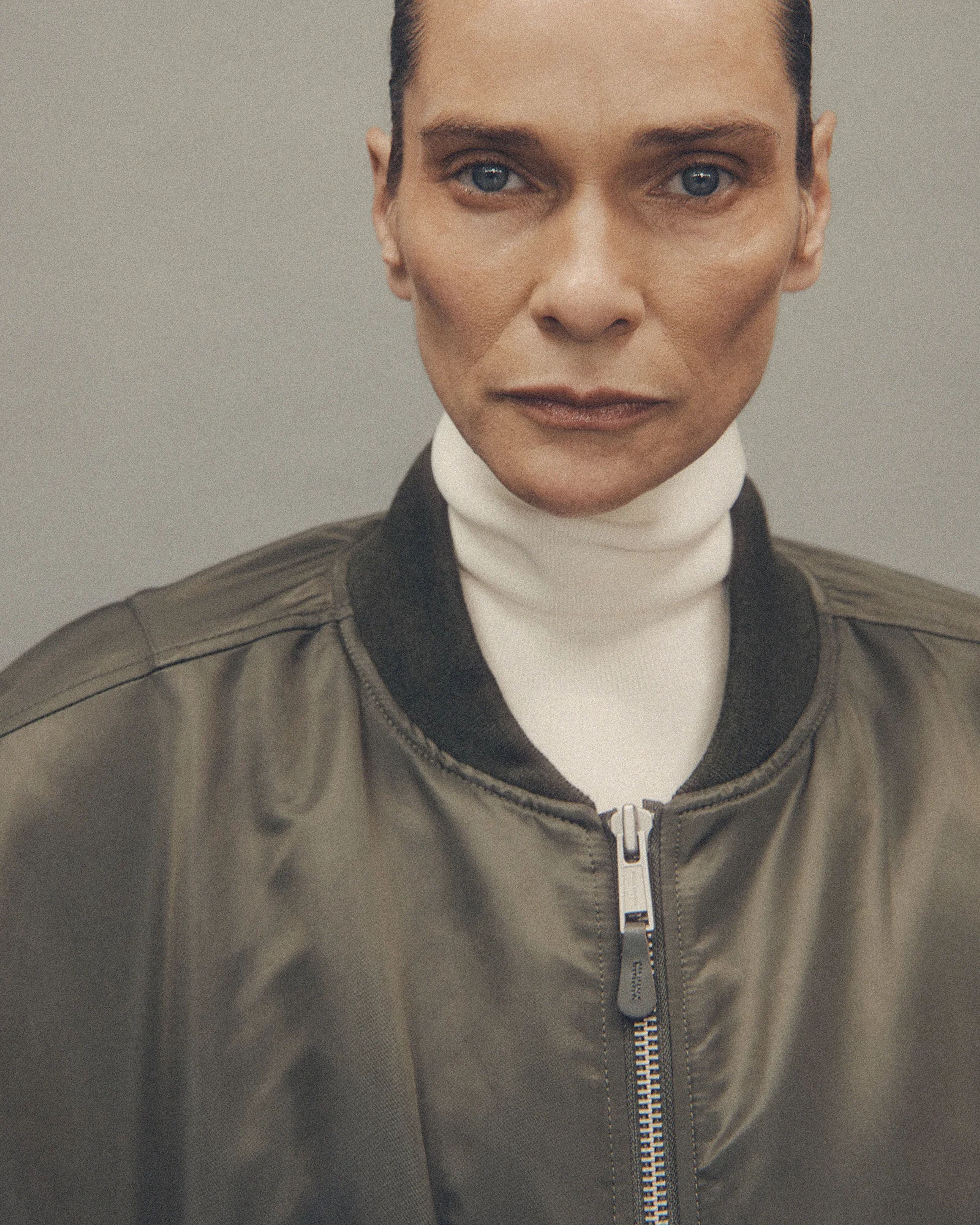 Cropped Broad Bomber Khaki - Image 6