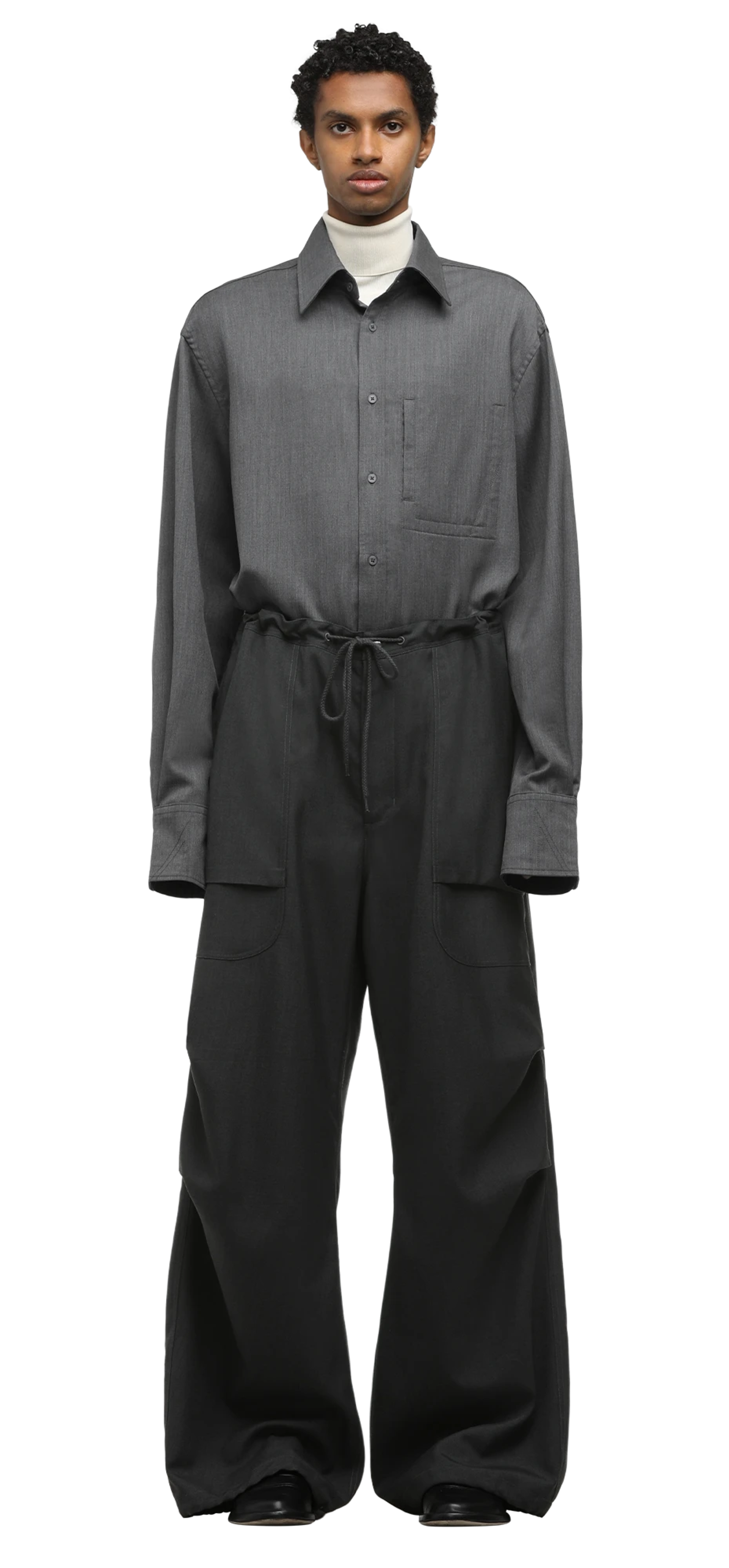 barren-cargo-suiting-grey character front view