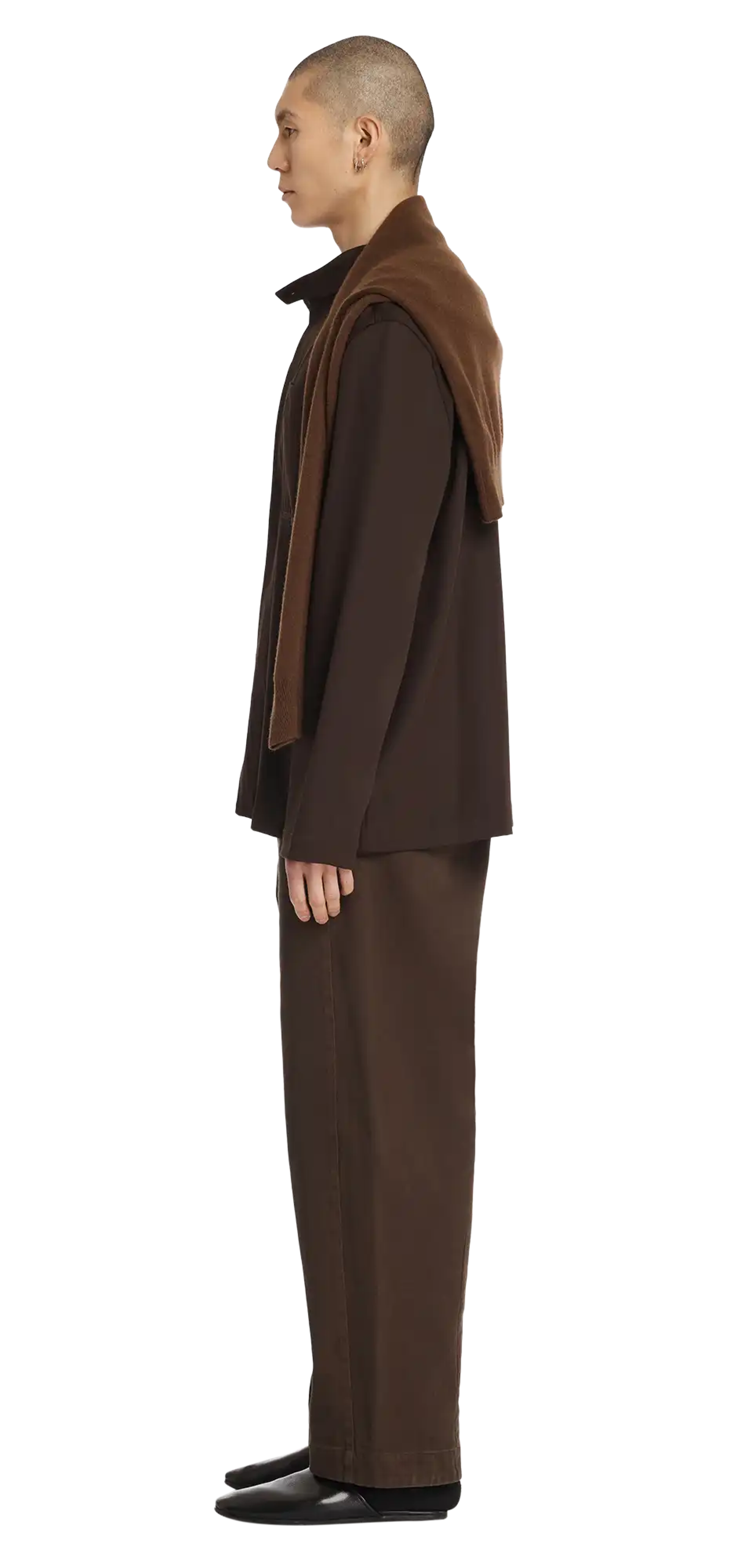 gully-pant-tobacco character left view