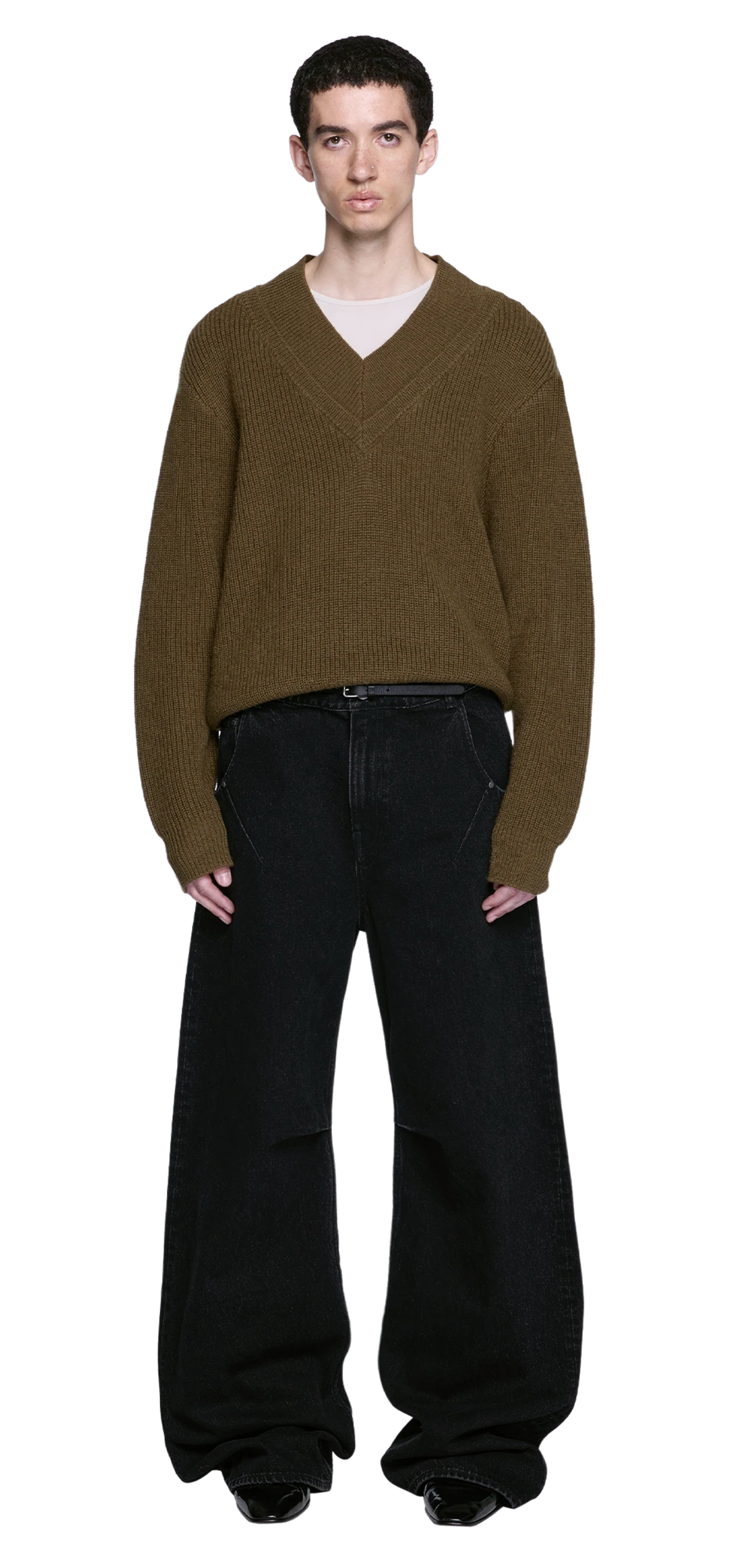 knit-v-neck-forest character front view