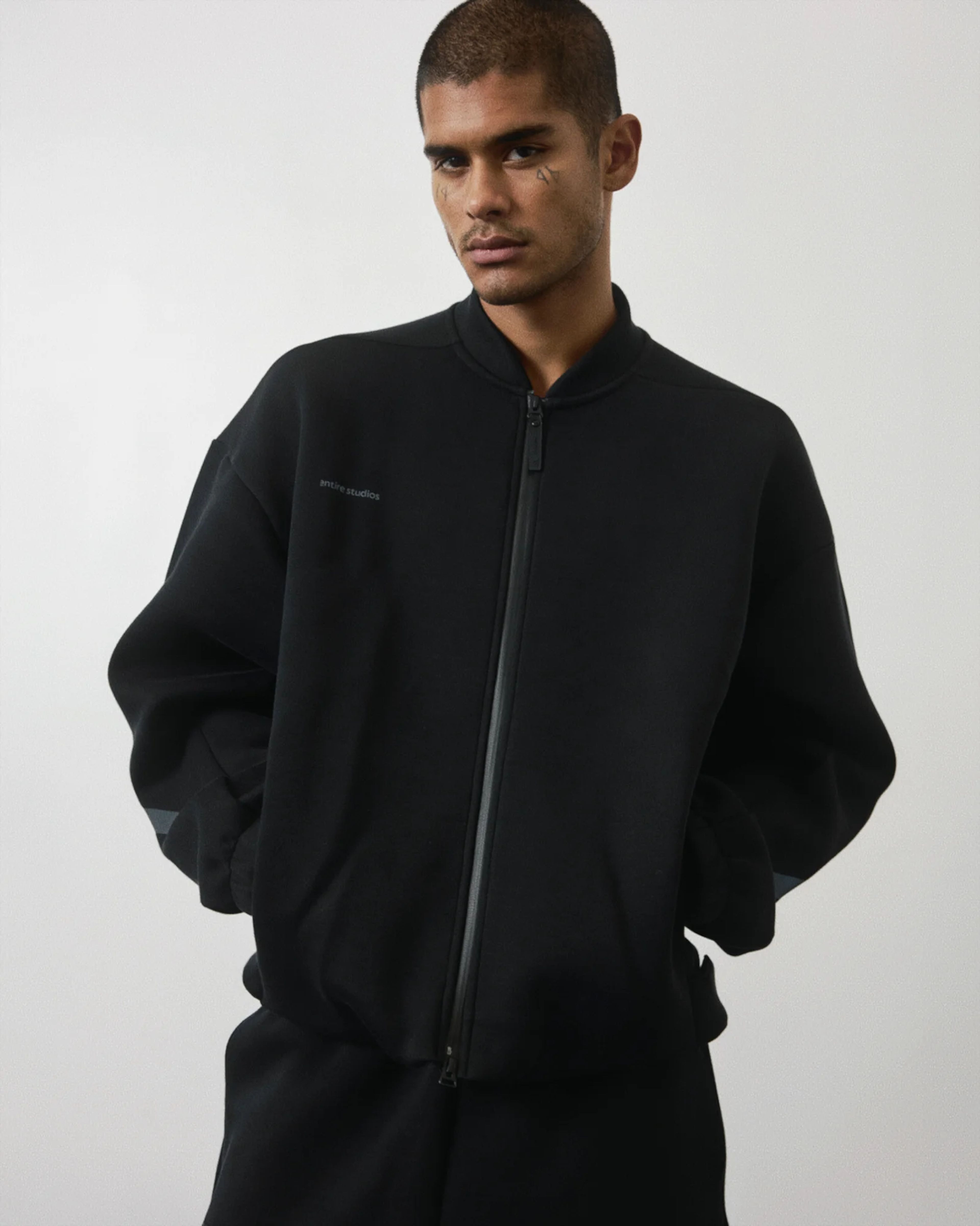 Z.N.E. Full Zip Knit Black - Image 1