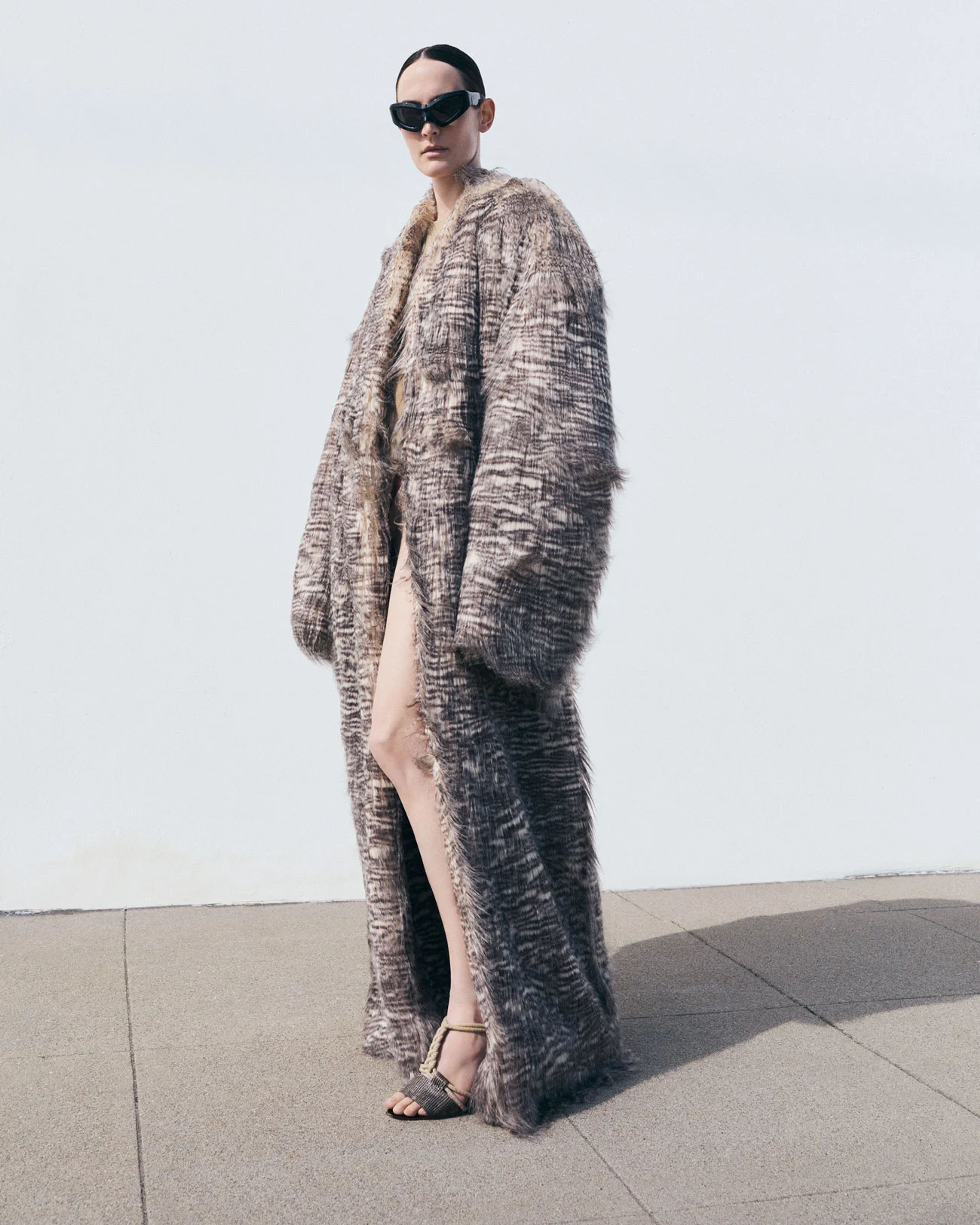 compound-performance-gloss-black photo model