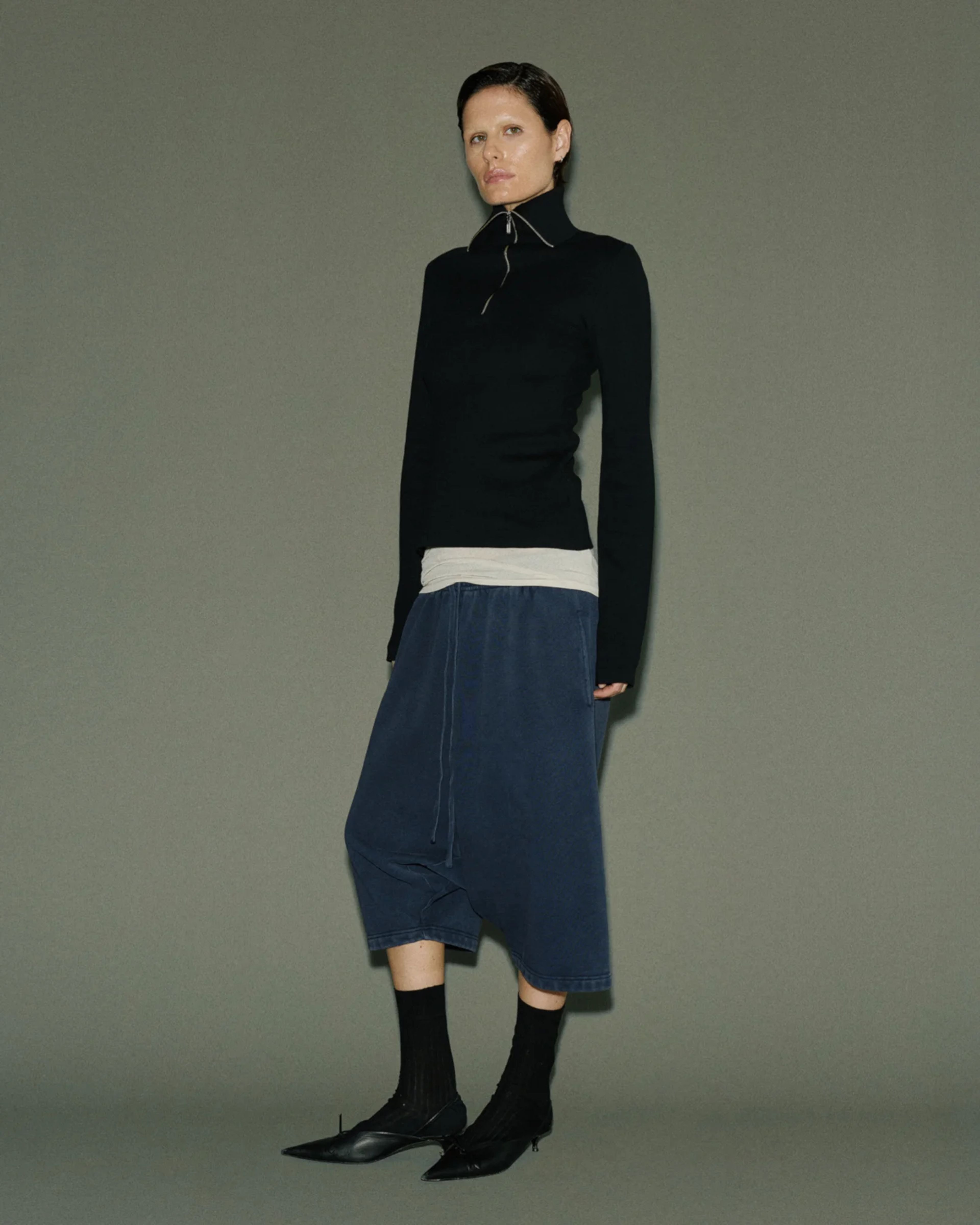 Drop short salted navy