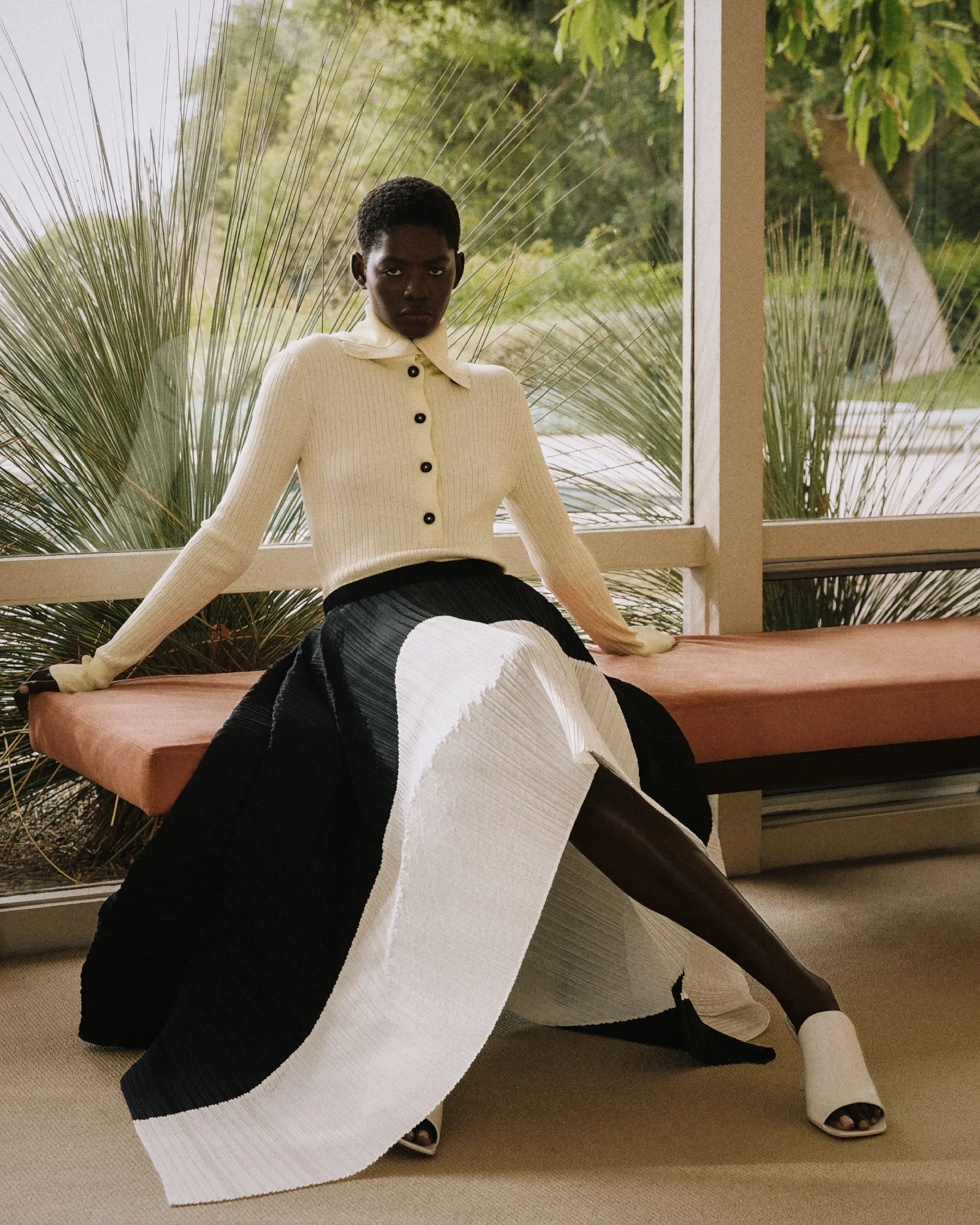 Veer Skirt Magpie - Image 1