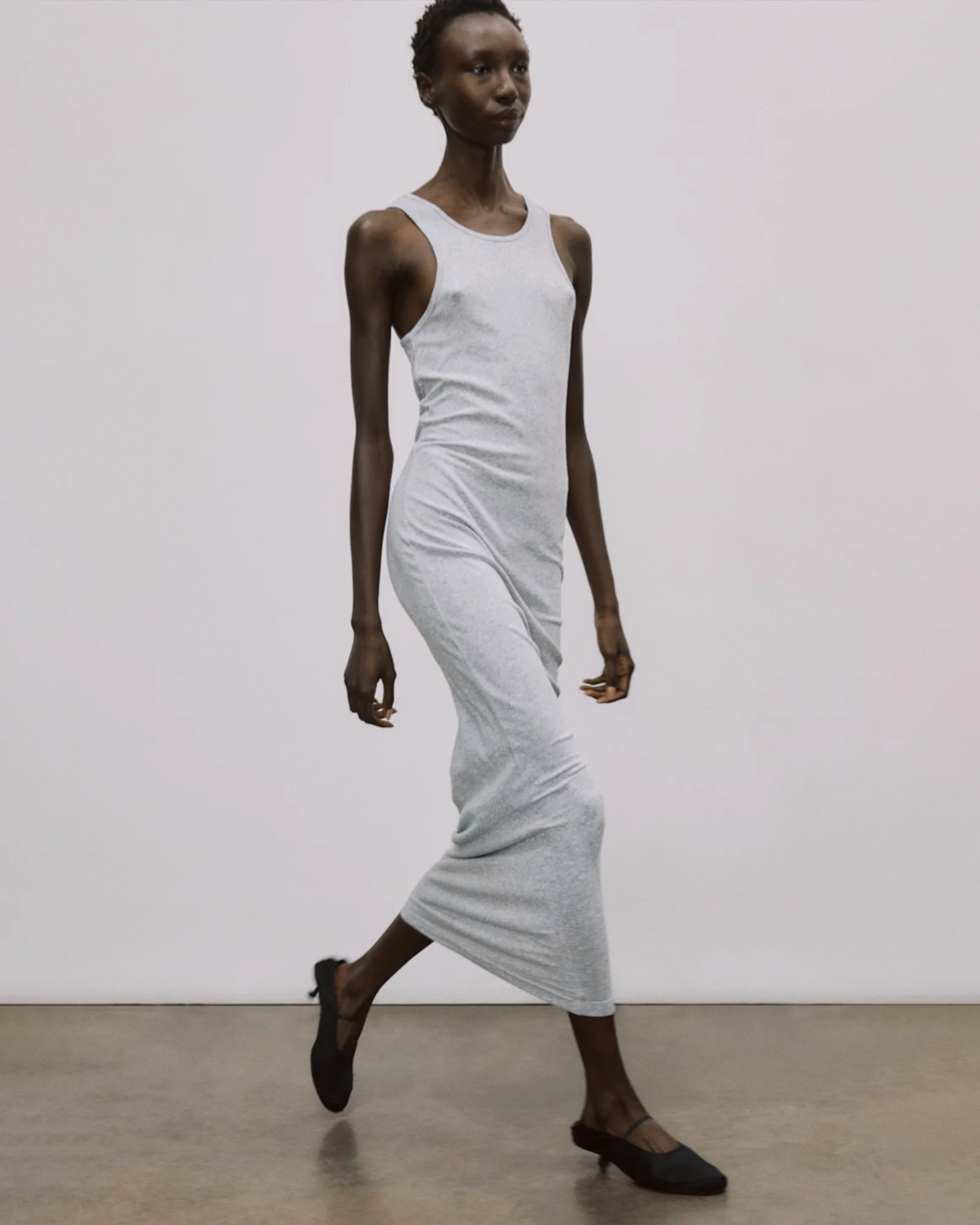 midi-muscle-tank-grey-marle photo model