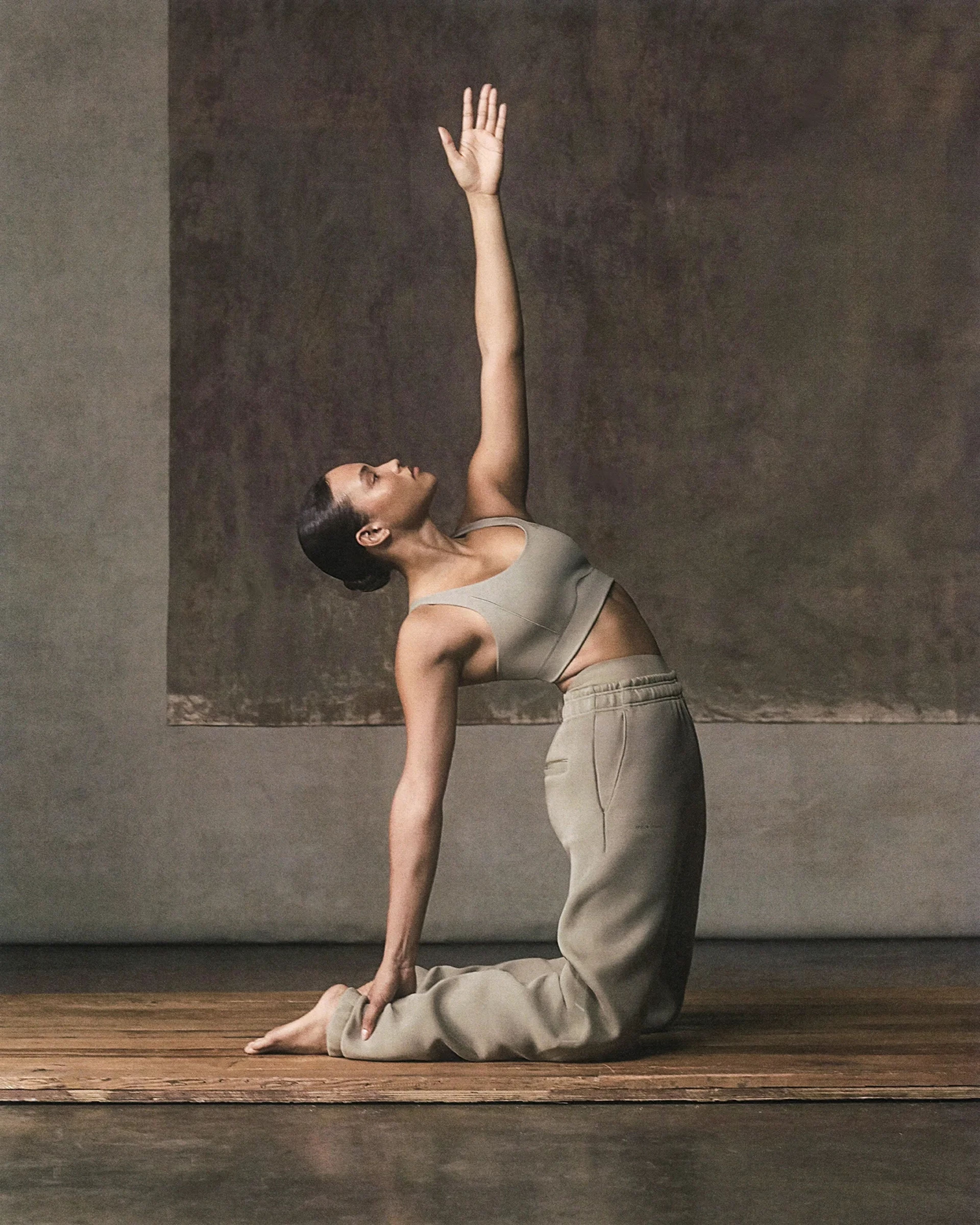 Optime Training Bra Medium Support Beige/Khaki - Image 2