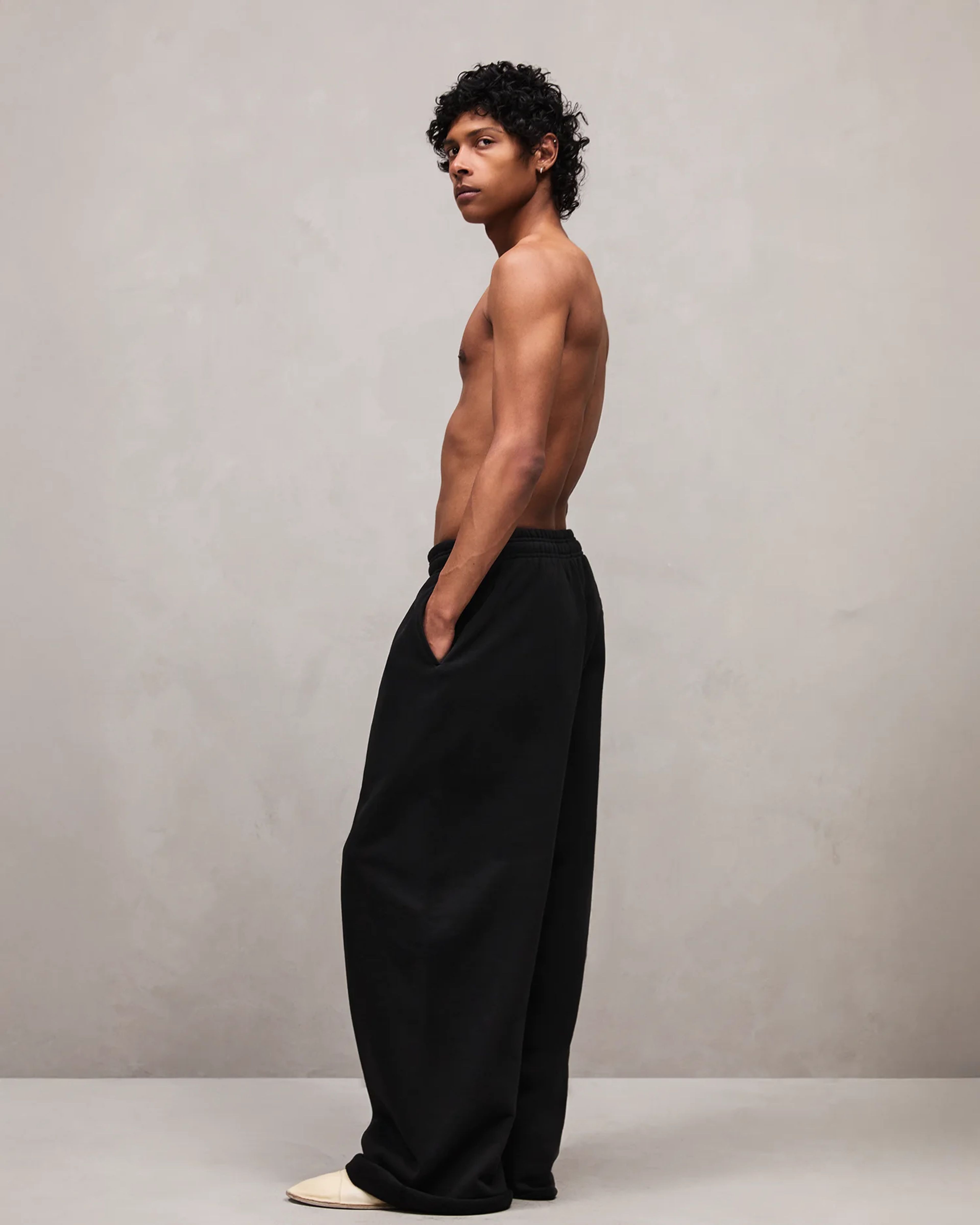 Full Sweatpant Black - Image 2