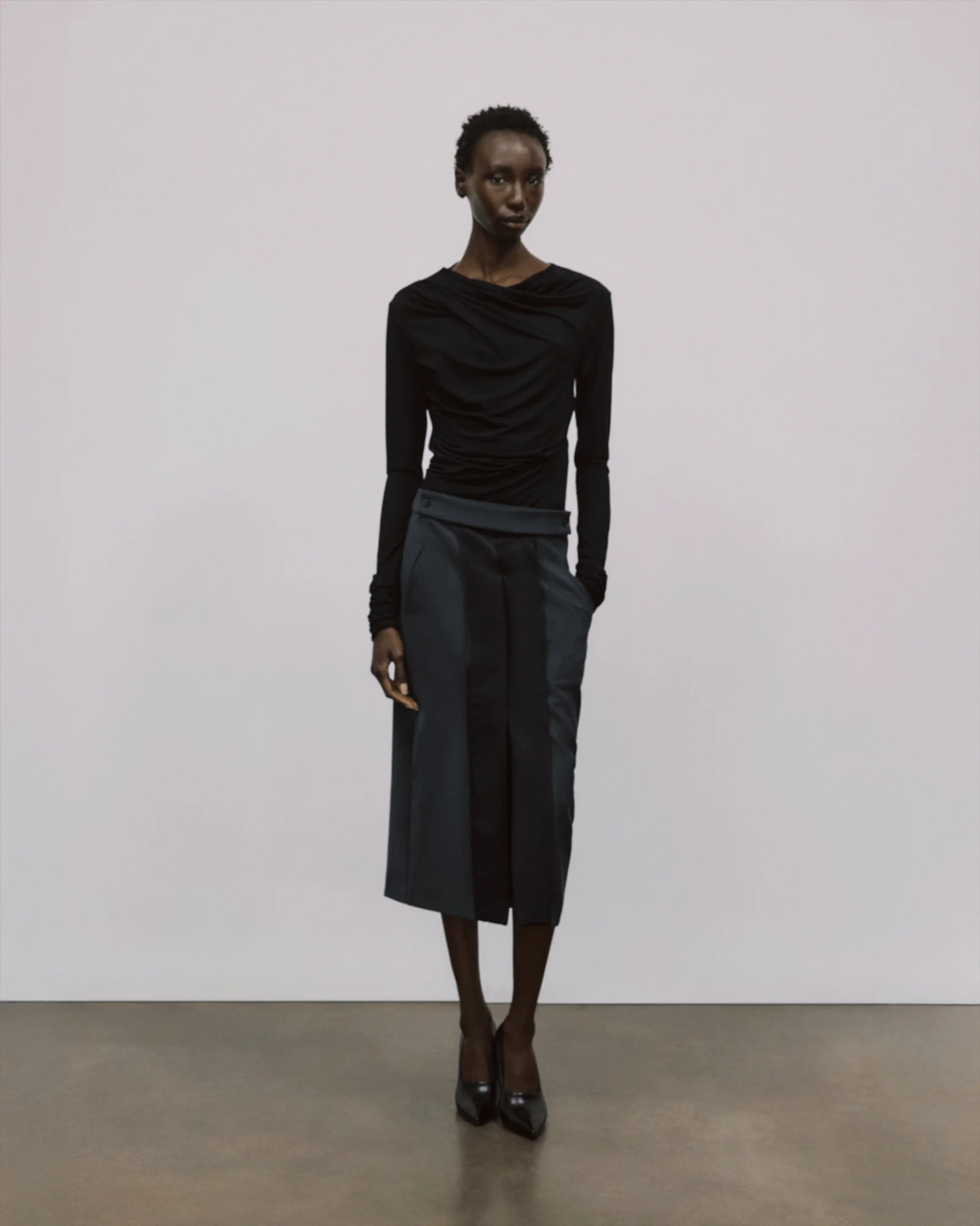 drape-top-black photo model