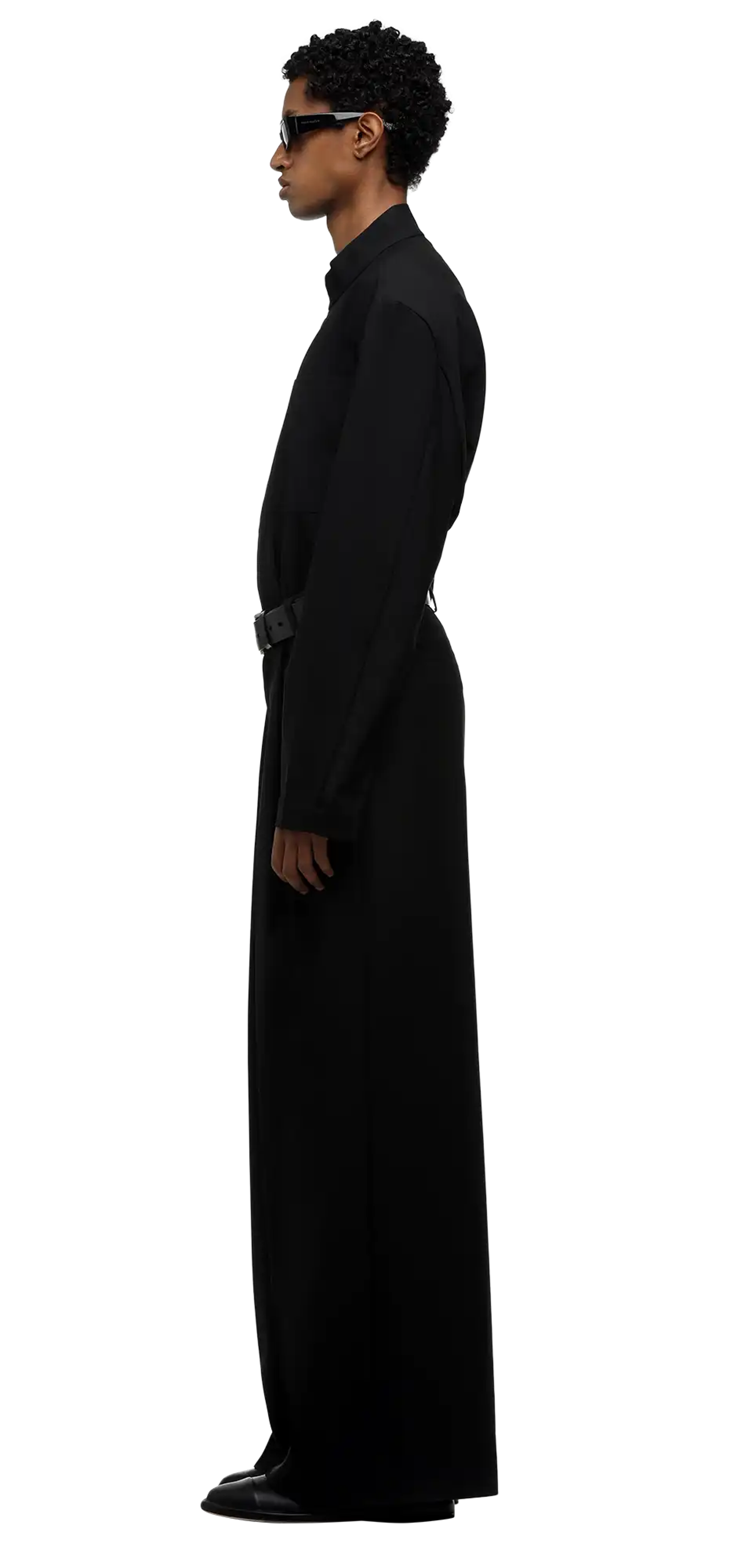 rosa-shirt-black character left view