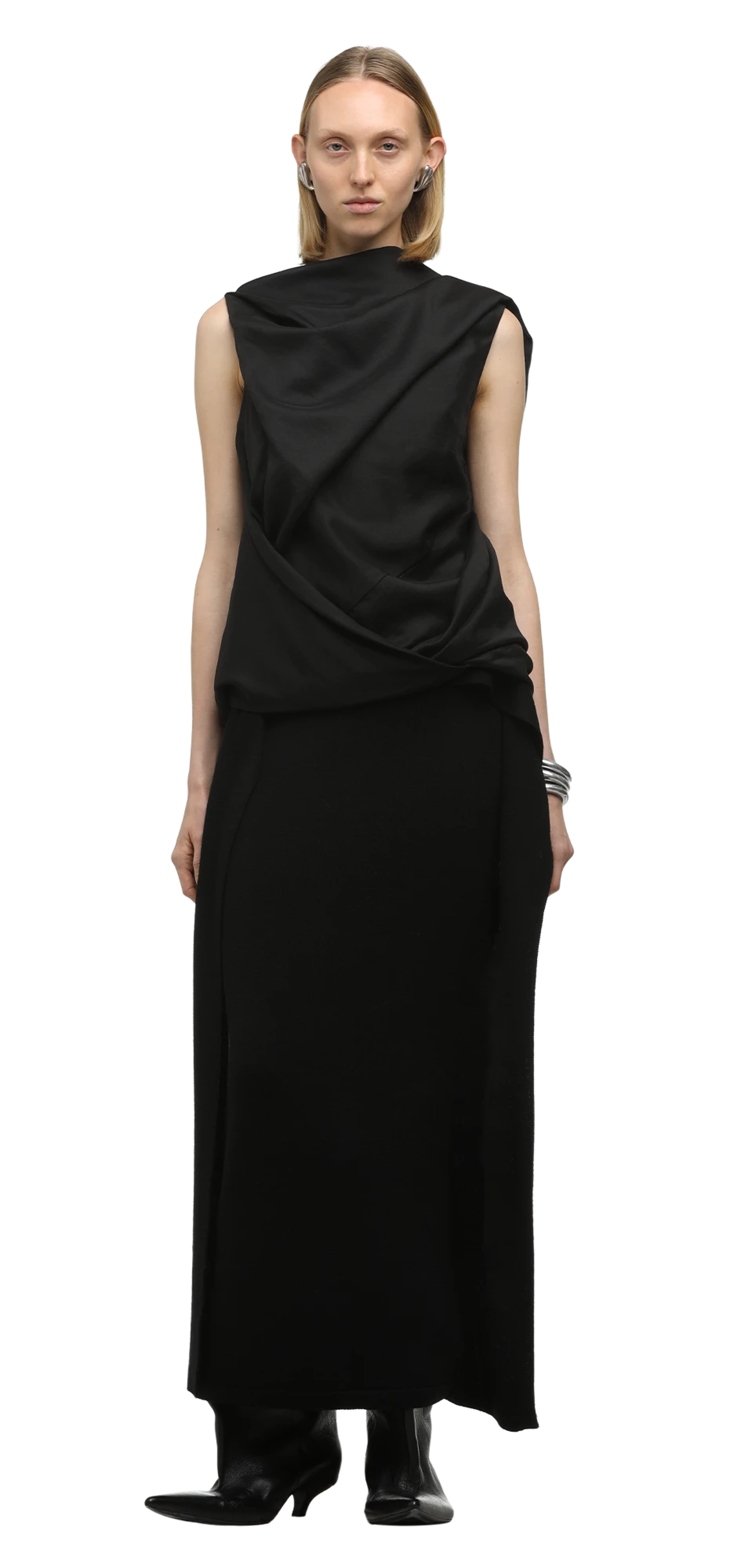 tier-skirt-black character front view