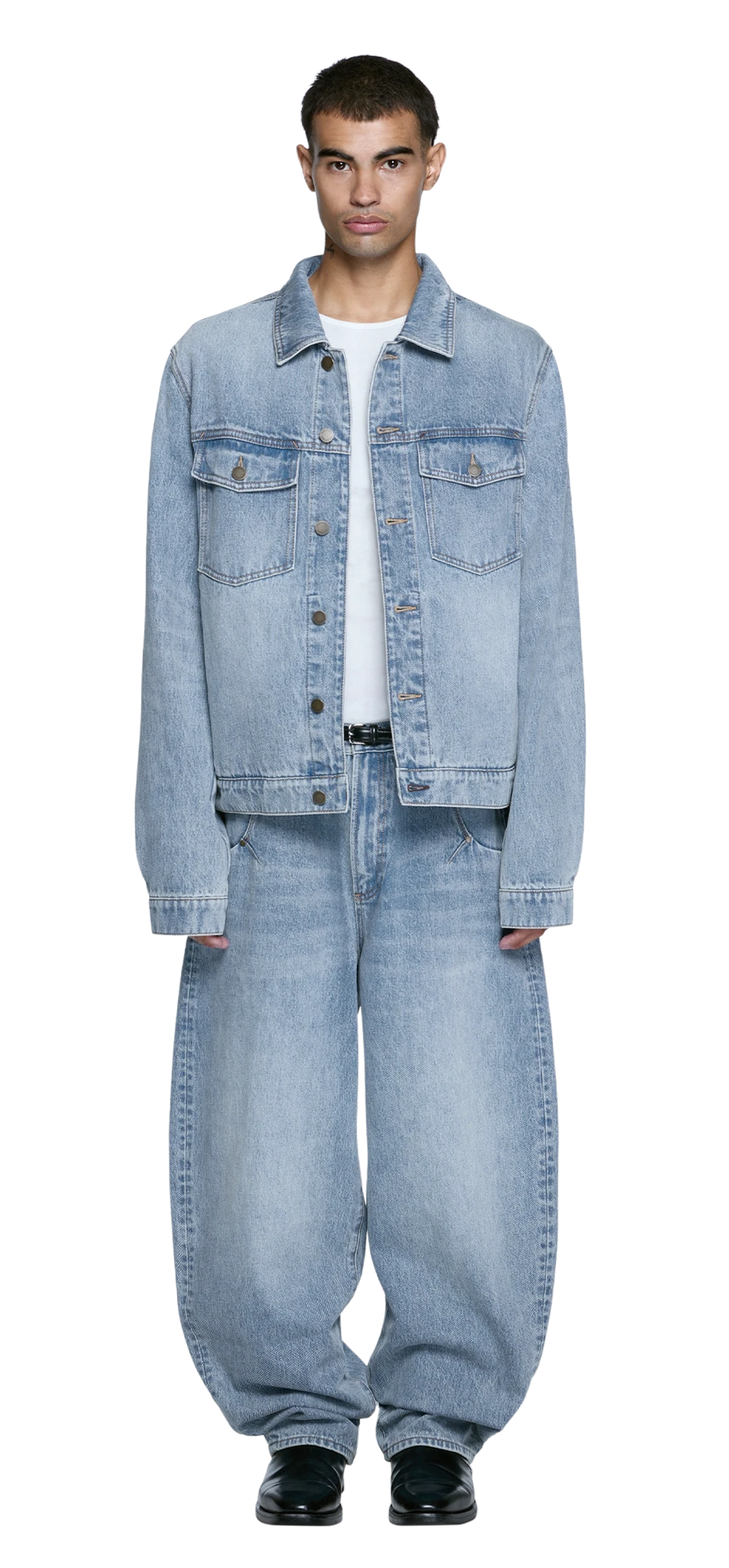 classic-denim-jacket-light-blue character front view
