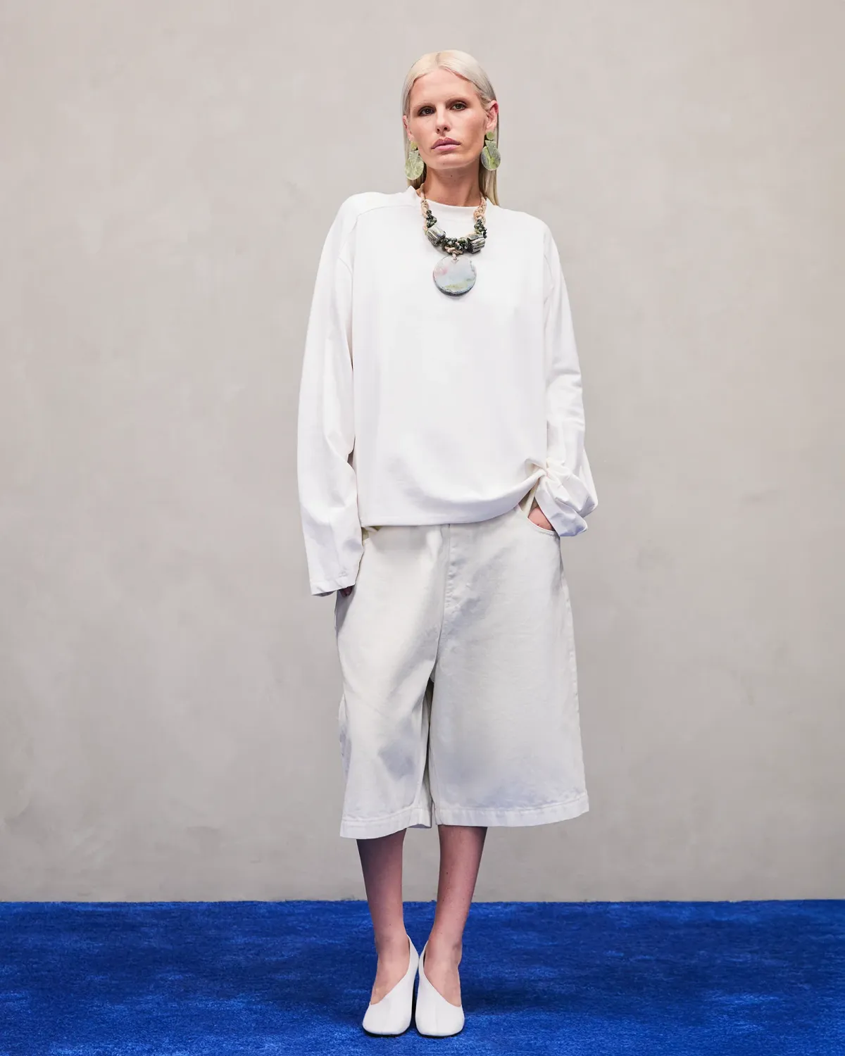 heavy long sleeve white - entire studios