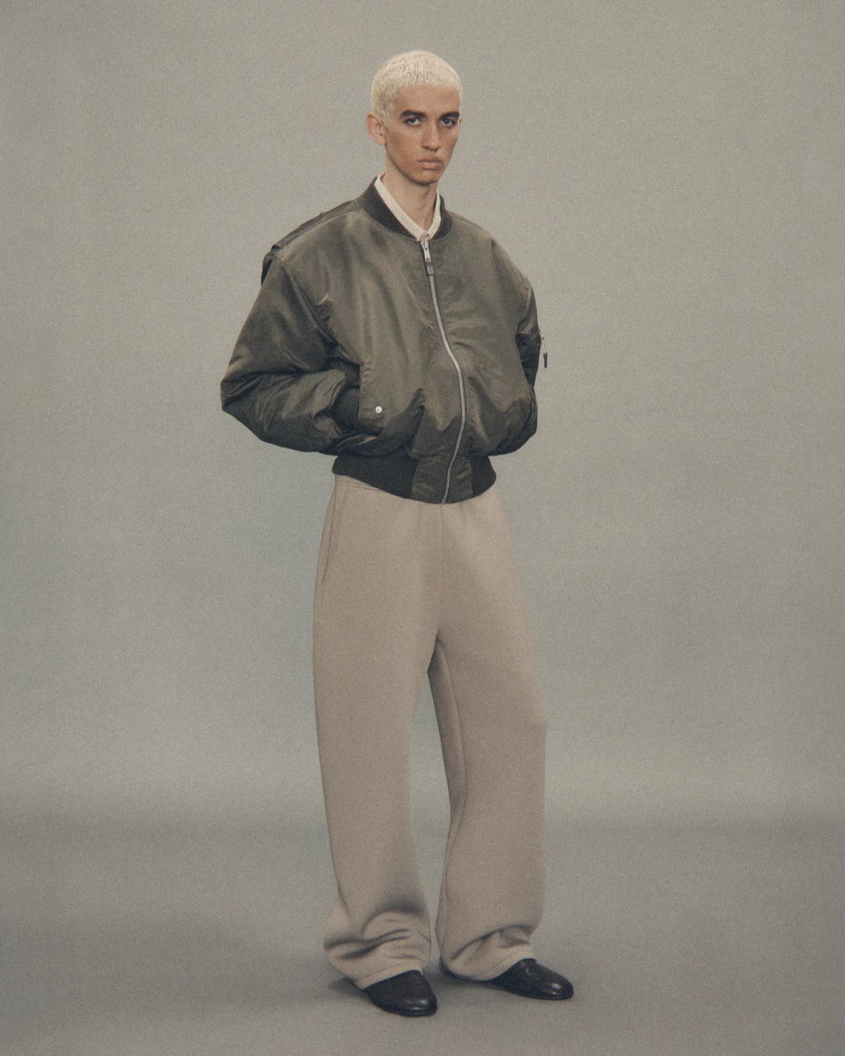cropped broad bomber khaki - entire studios