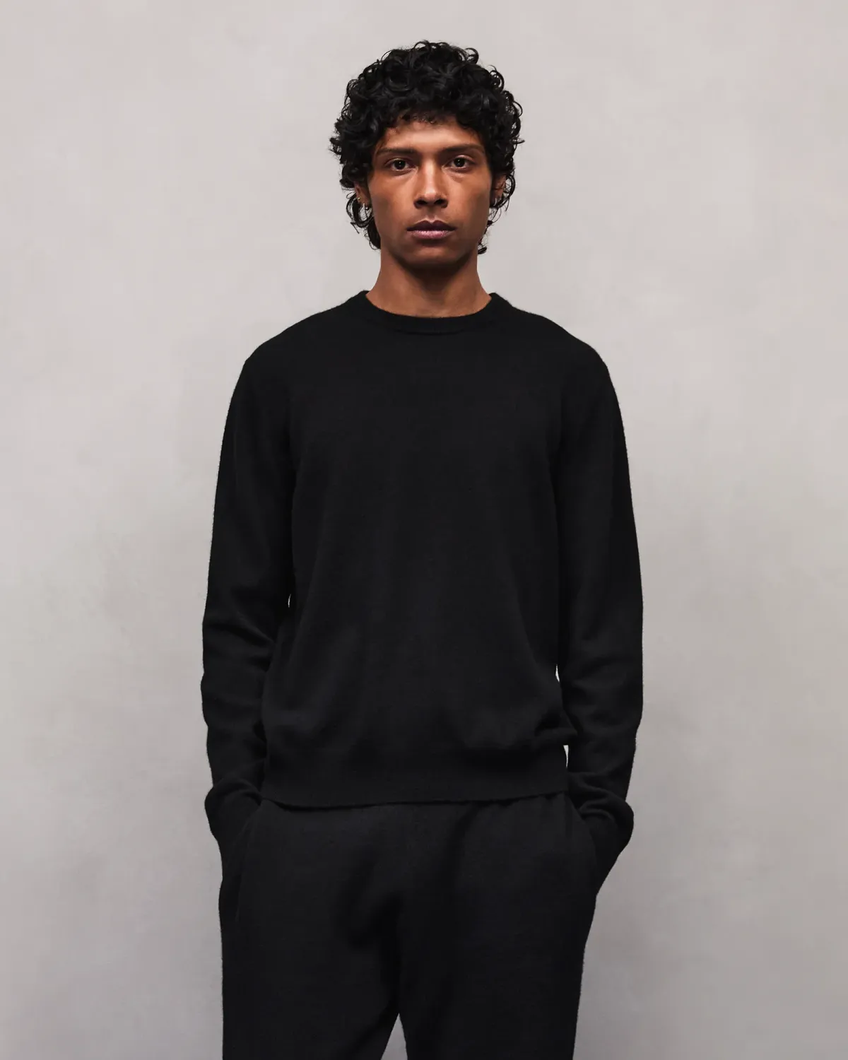 Knit Cashmere Crewneck Black - Image 3