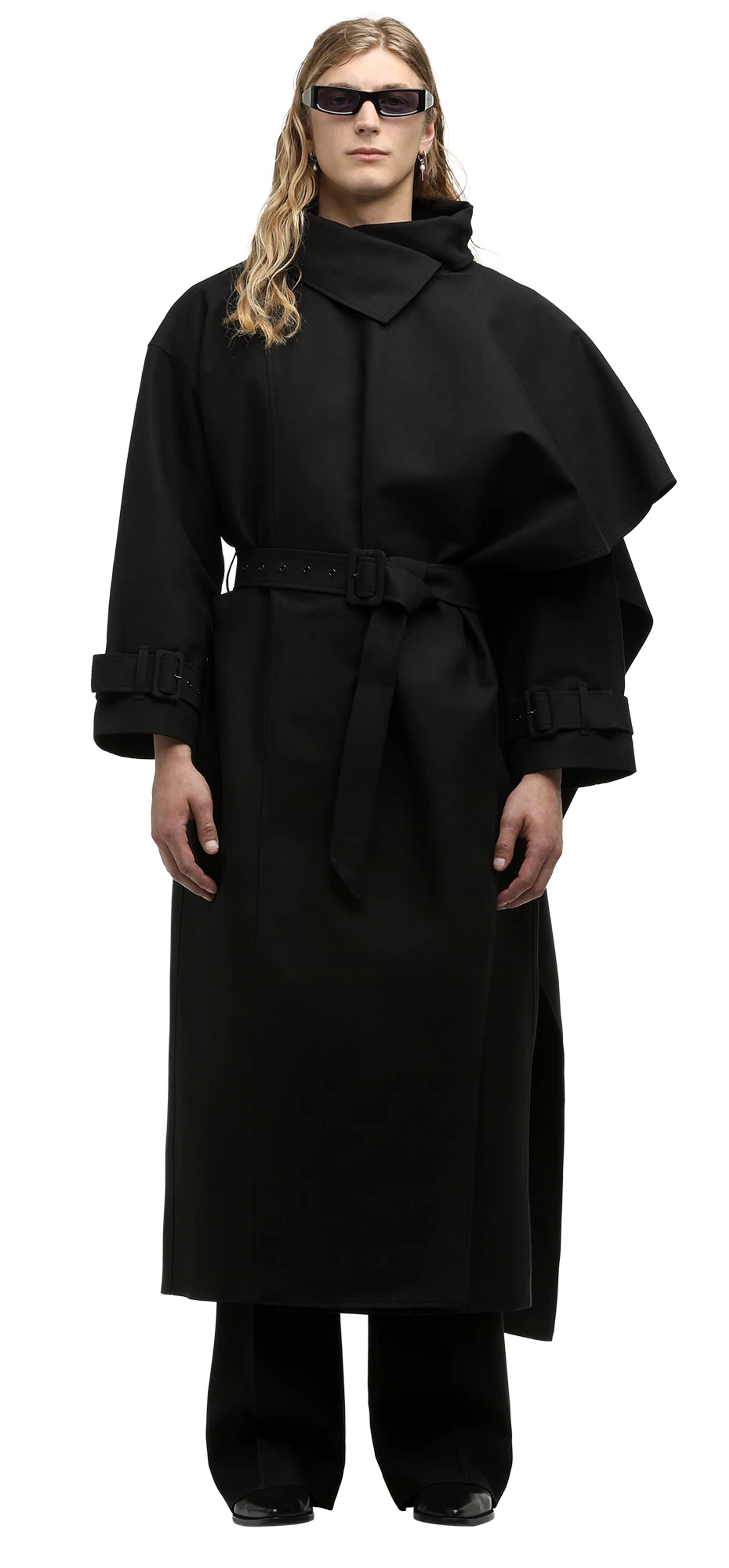 scarfcoat-black character front view
