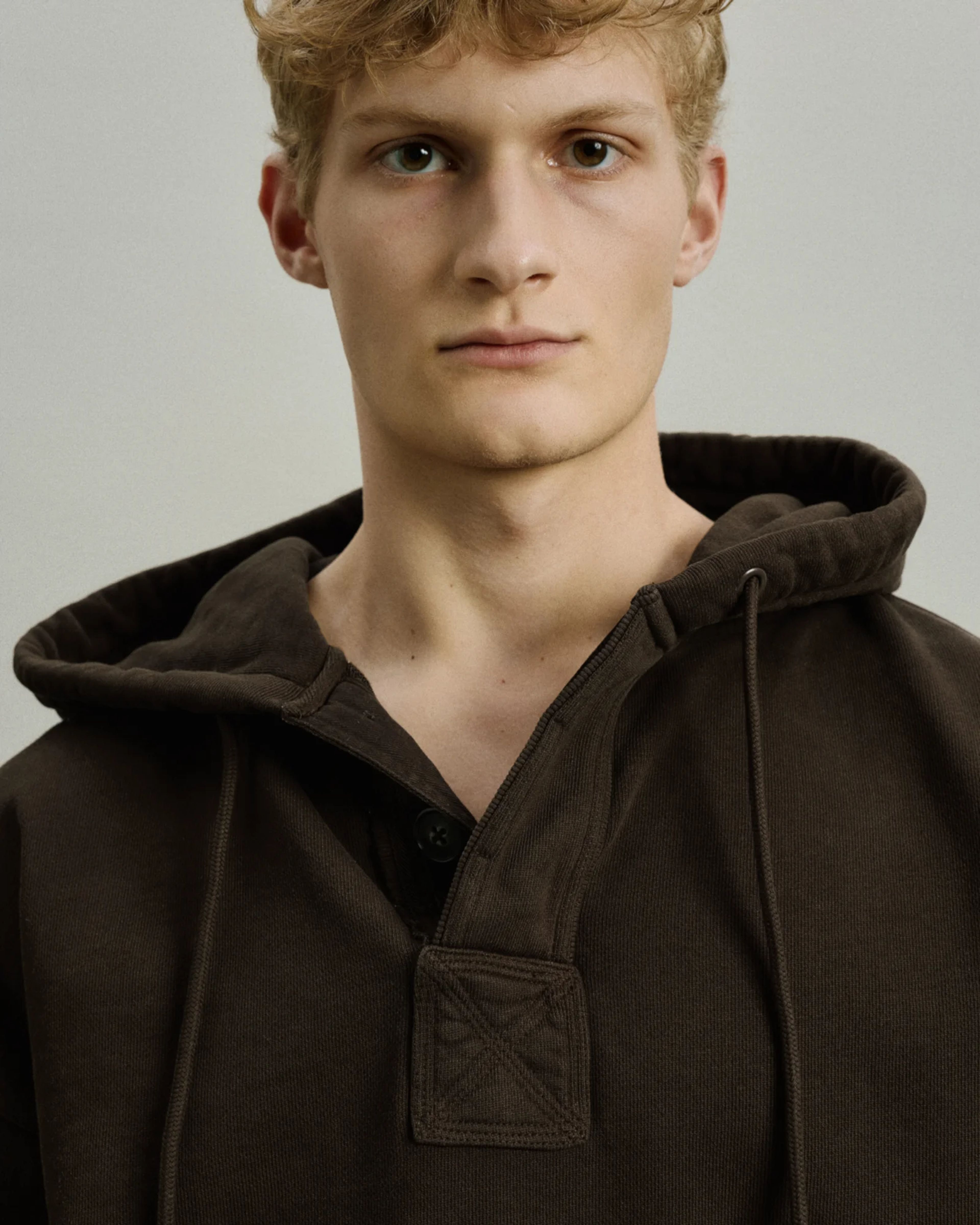 Surge Hood Brunette - Image 6