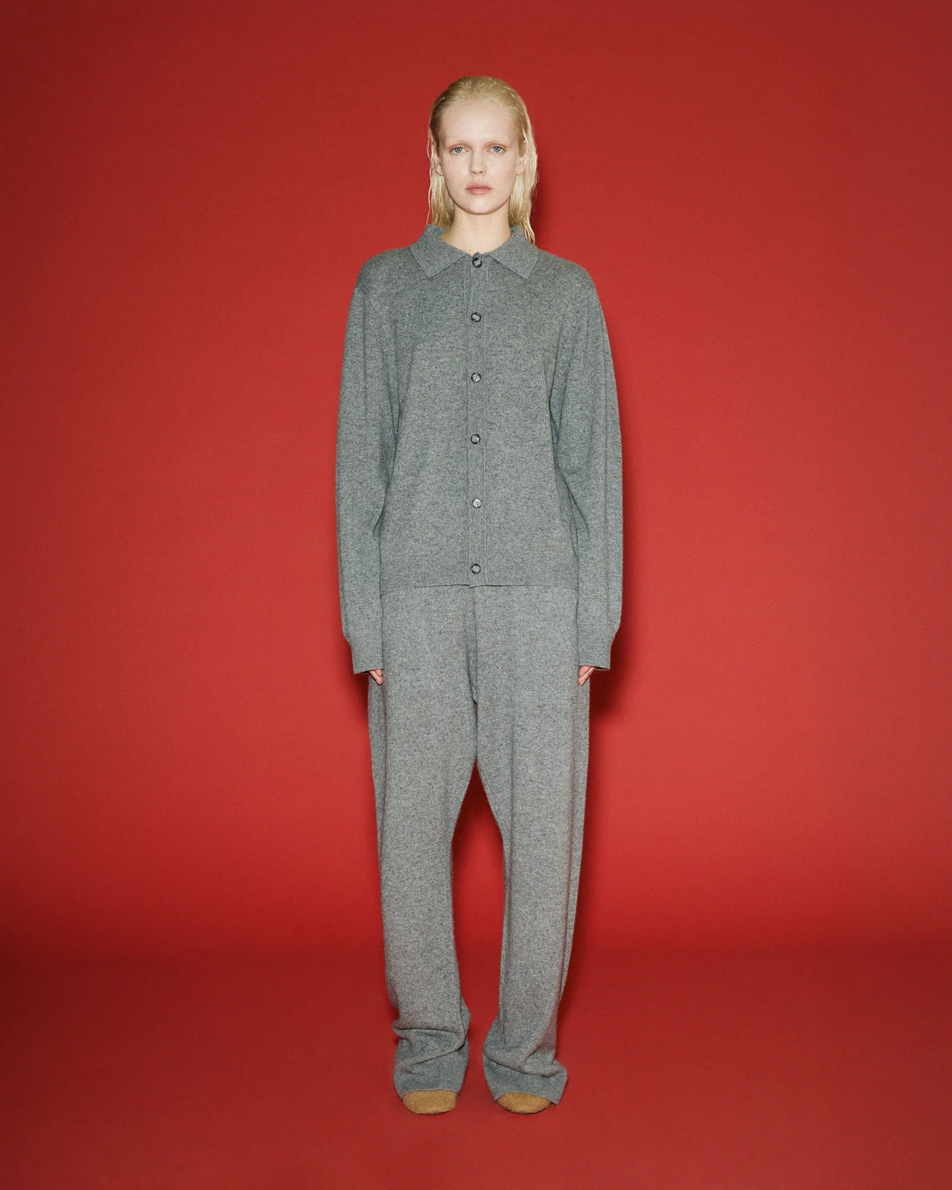 Ledge Cashmere Sweater Concrete - Image 6
