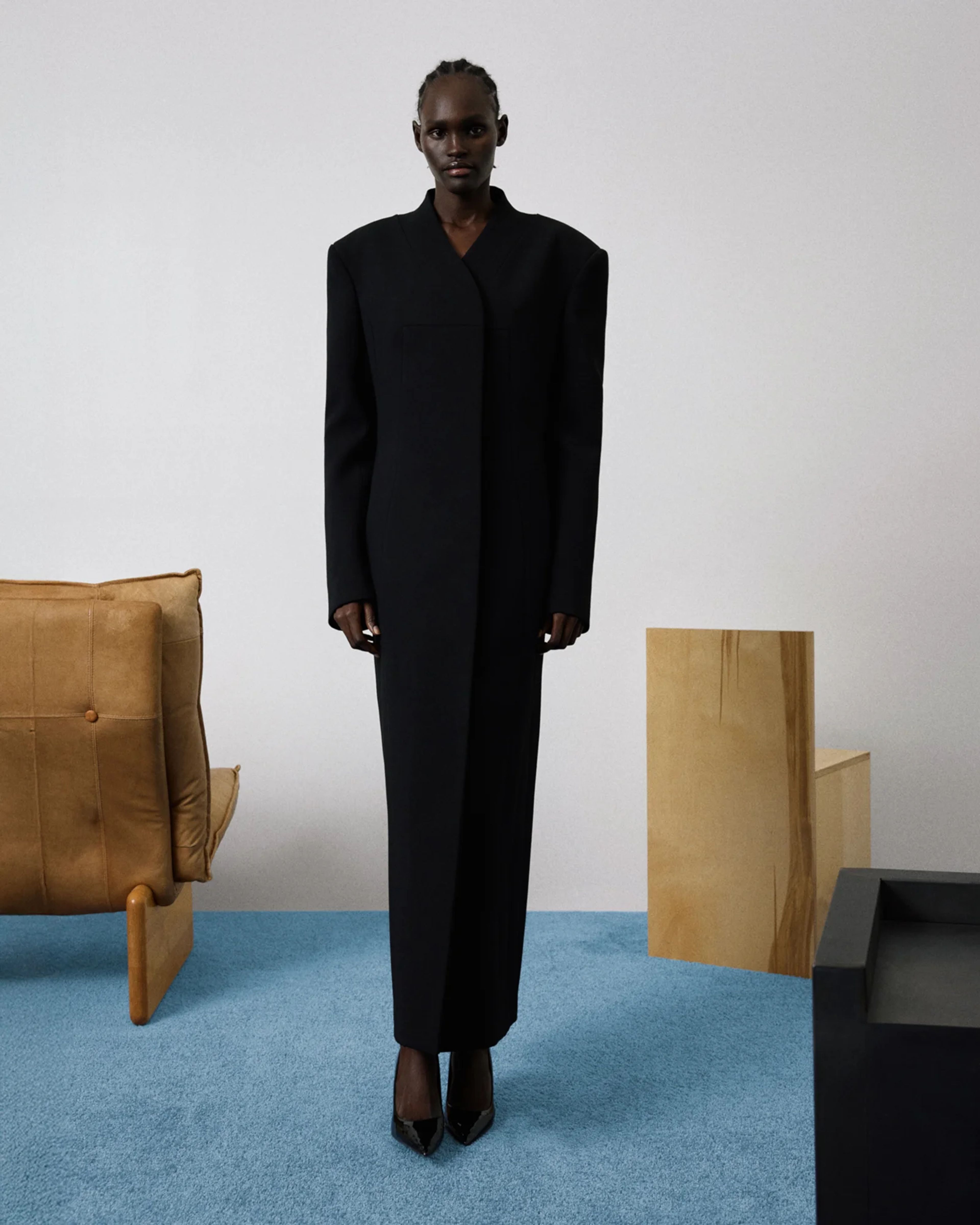 Hourglass Coat Black - Image 4