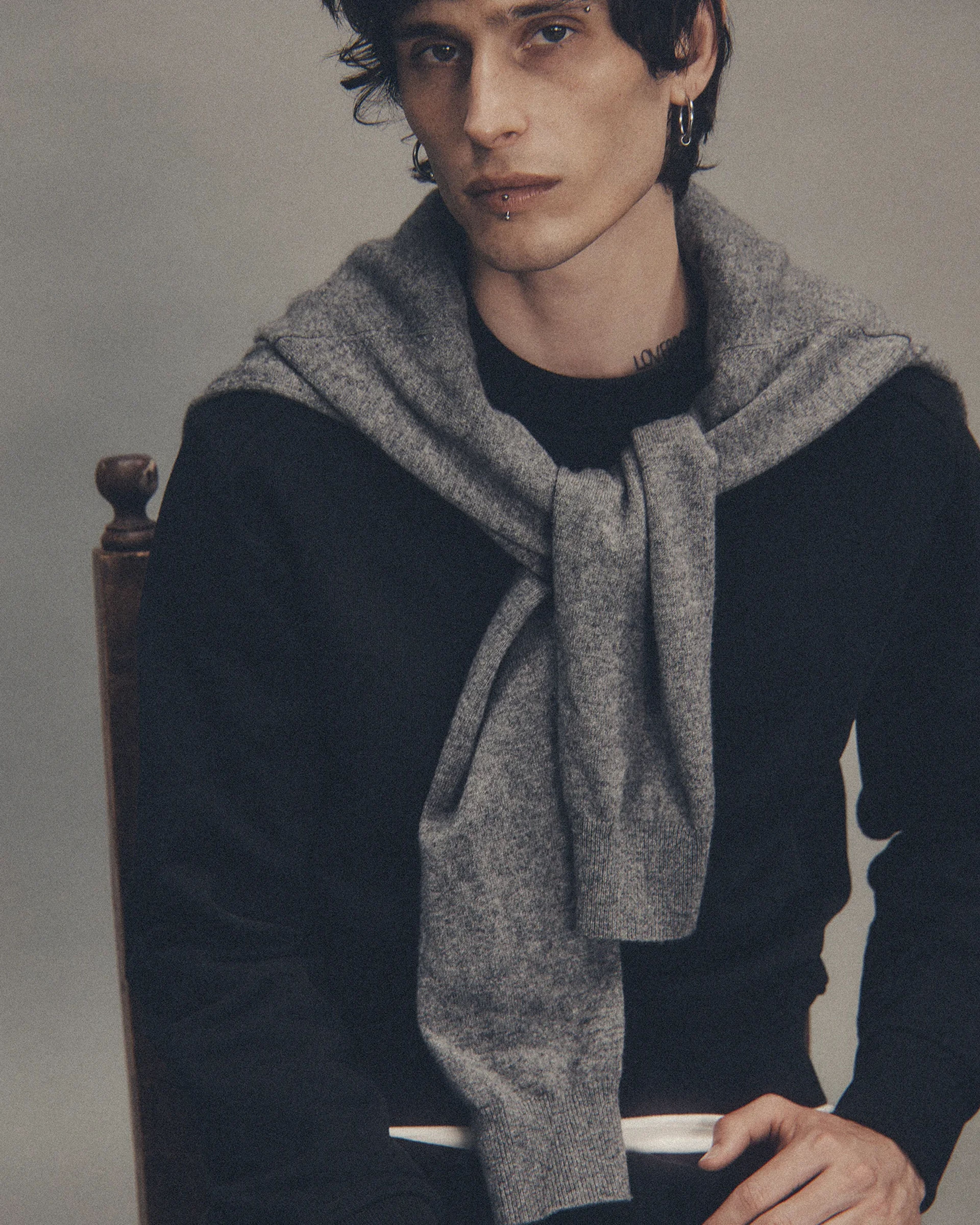 Pod Crew Black - Image 1