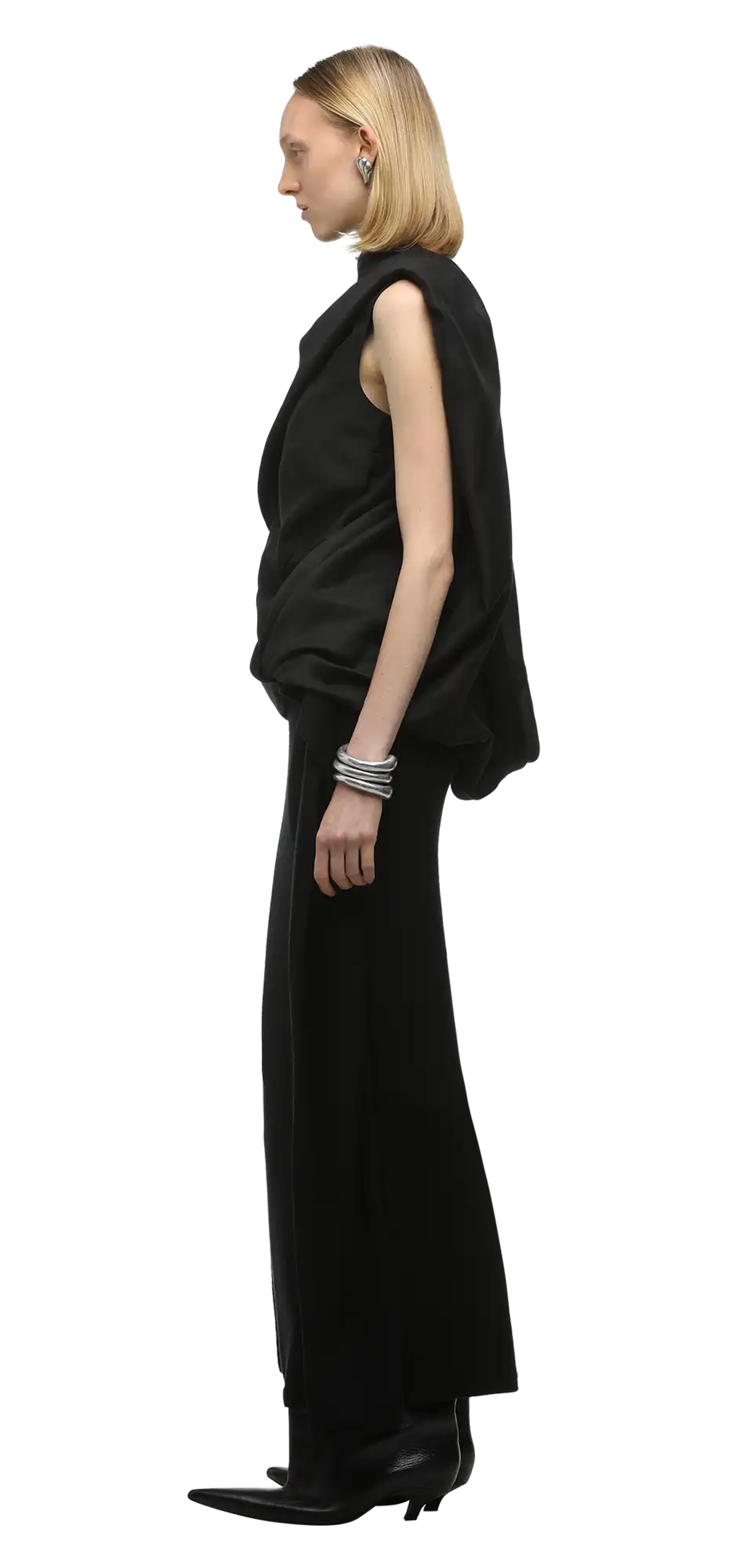 tier-skirt-black character left view